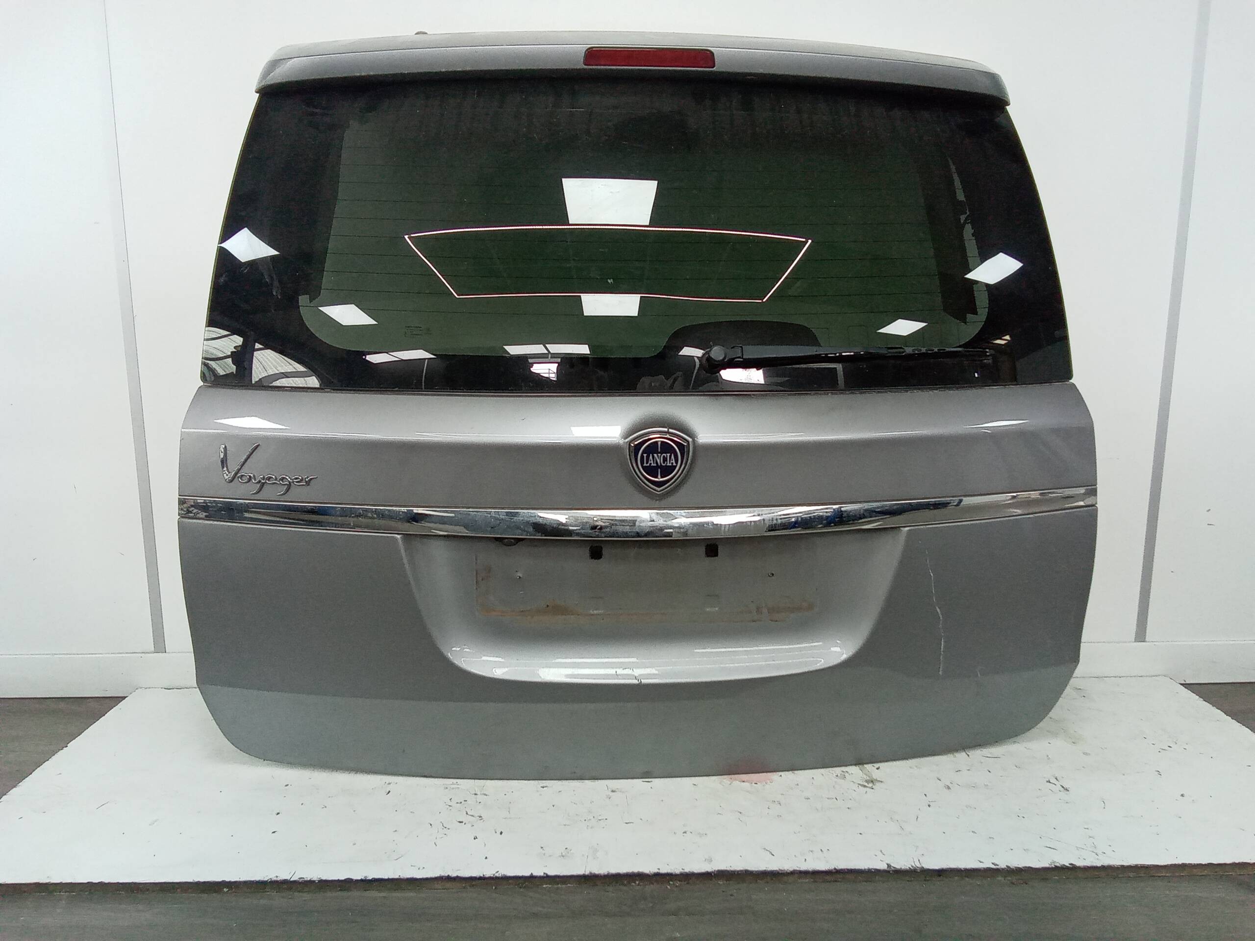 Porton trasero lancia voyager (404)(2011->)