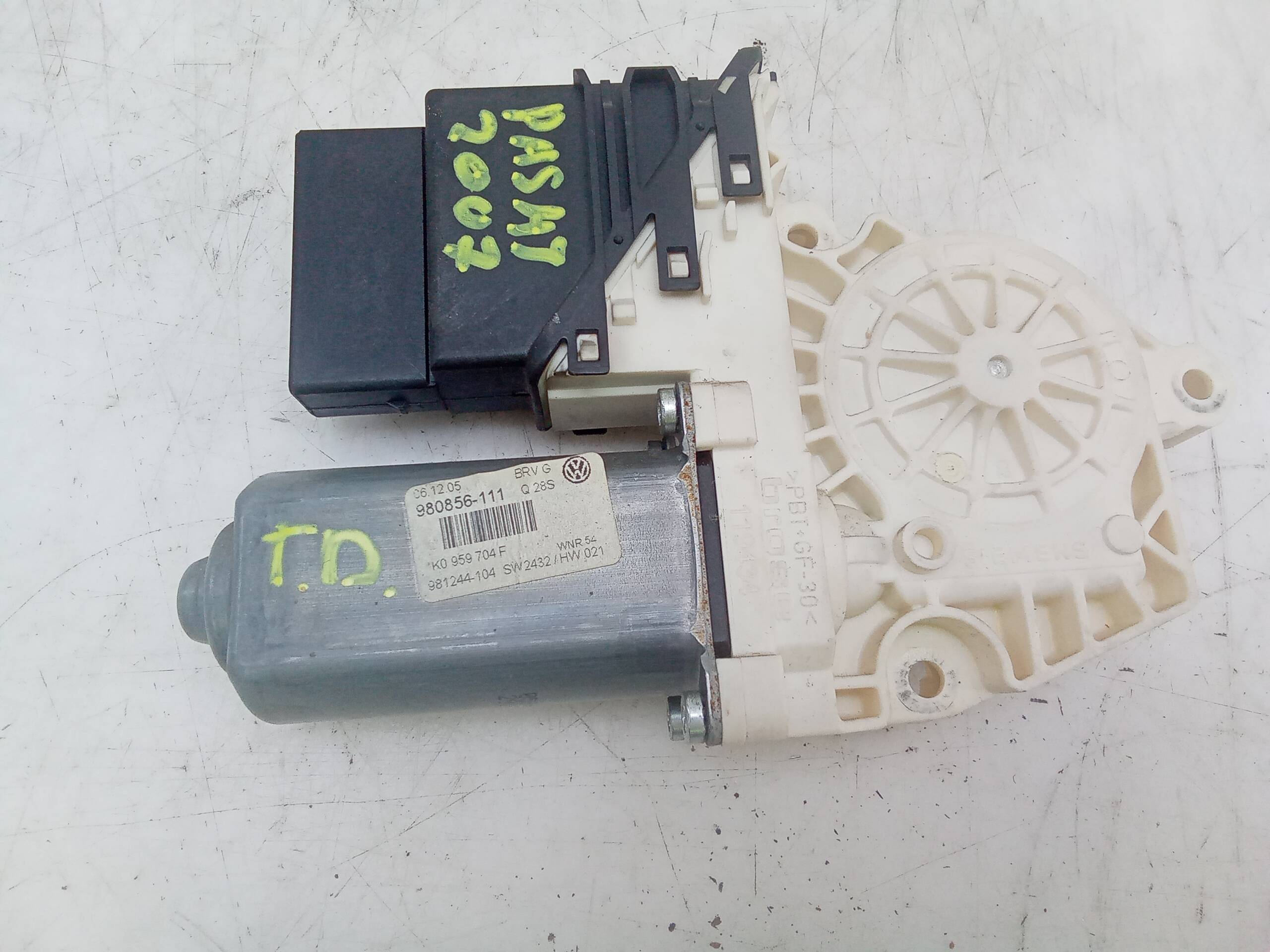 Motor elevalunas trasero derecho volkswagen passat berlina (3c2)(2005->)