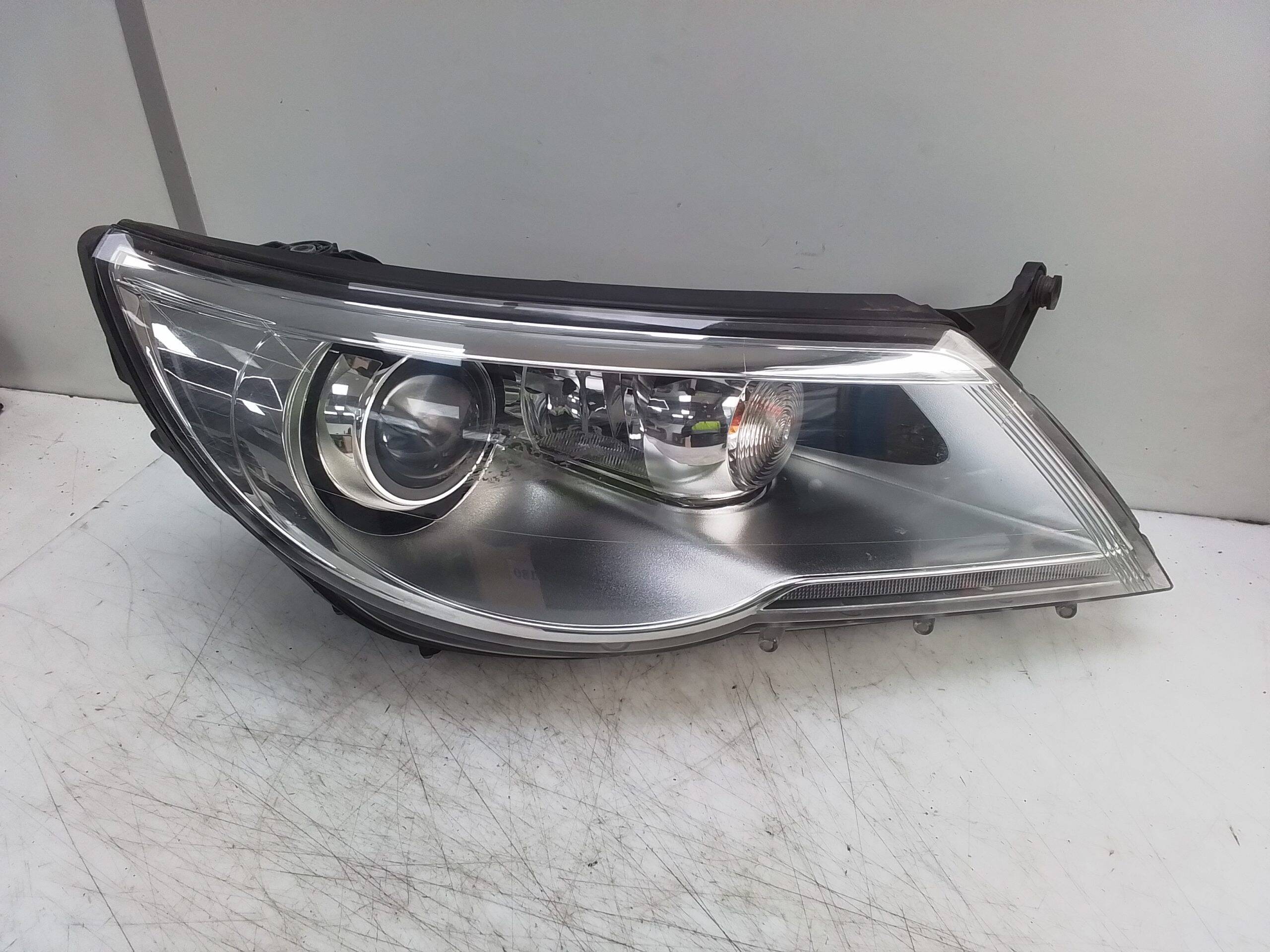 Faro derecho volkswagen tiguan (5n1)(11.2007->)