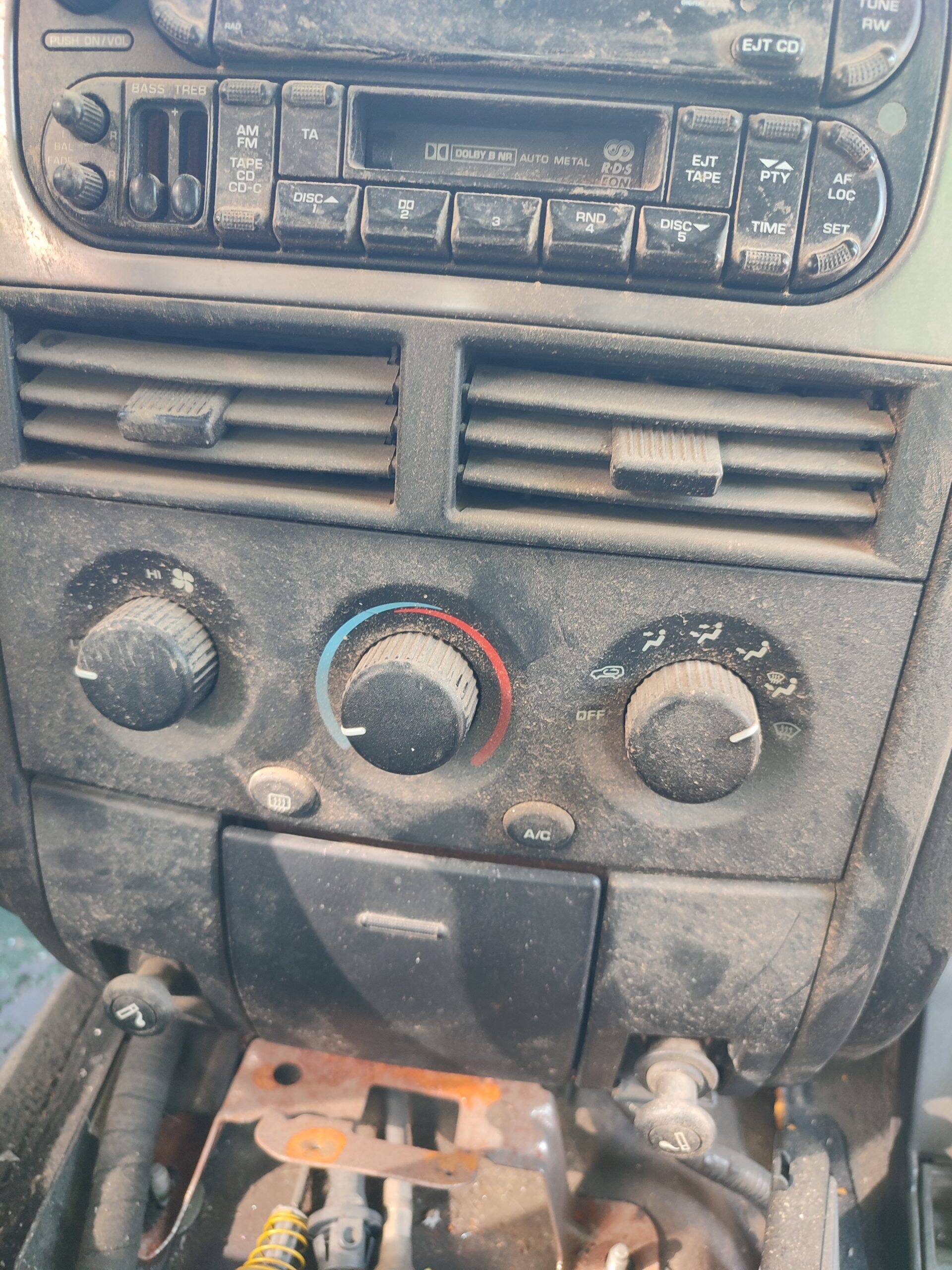 Sistema audio / radio cd jeep grand cherokee (wj/wg)(1999->)
