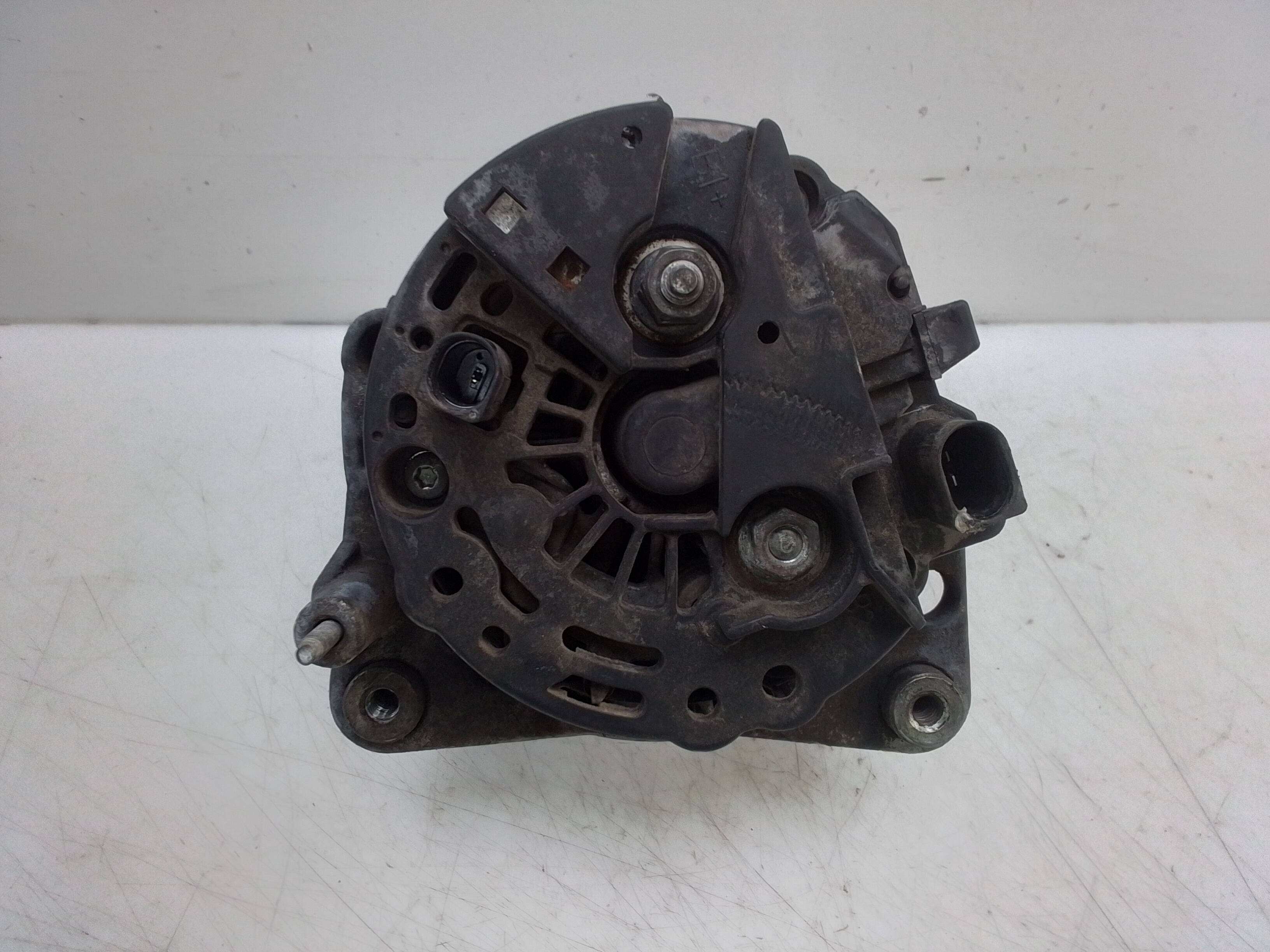 Alternador nissan cabstar 01.04 ->