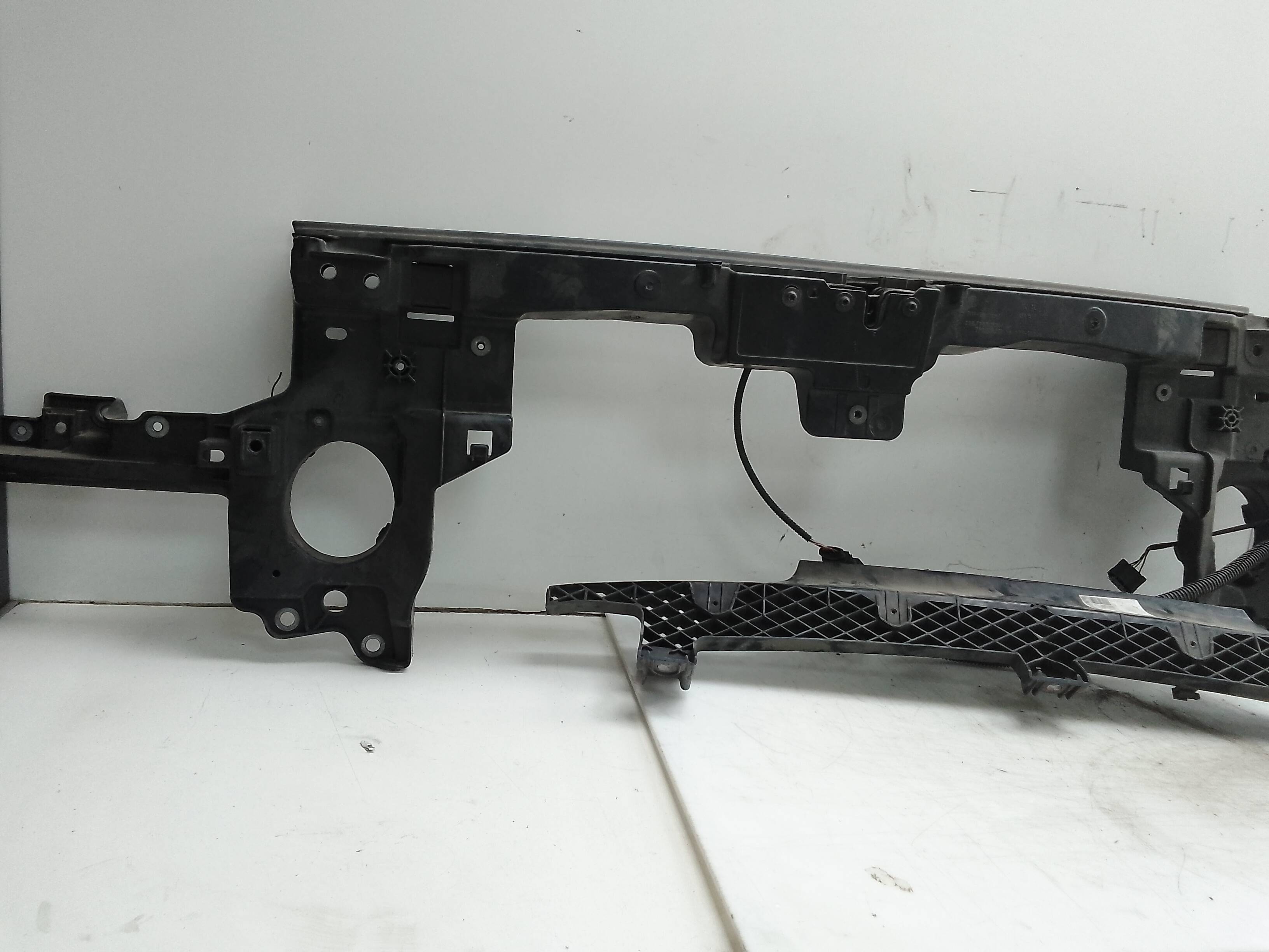 Soporte radiador volkswagen touareg (7p6)(08.2014->)