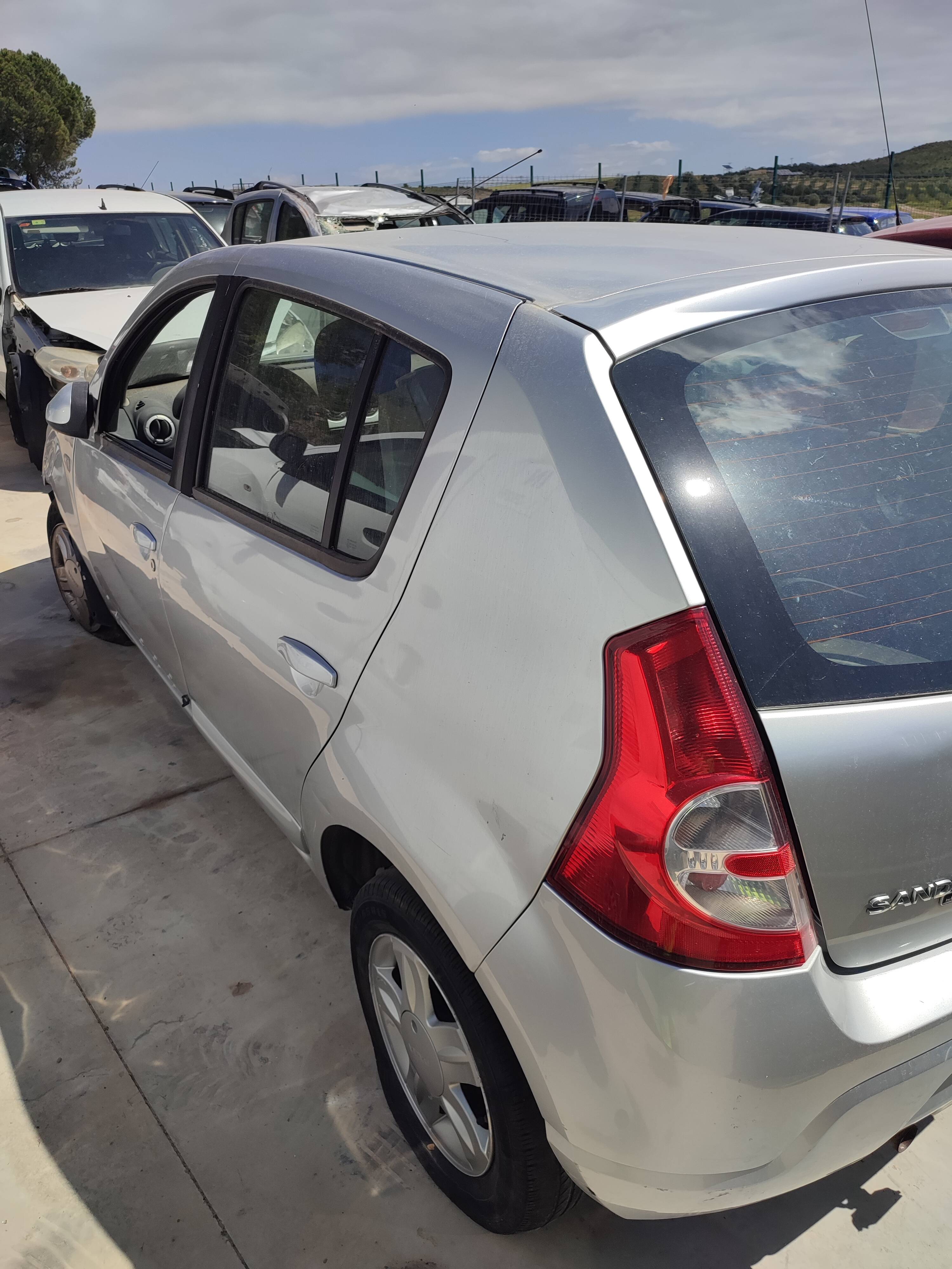 Puerta trasera izquierda dacia sandero i (06.2008->)