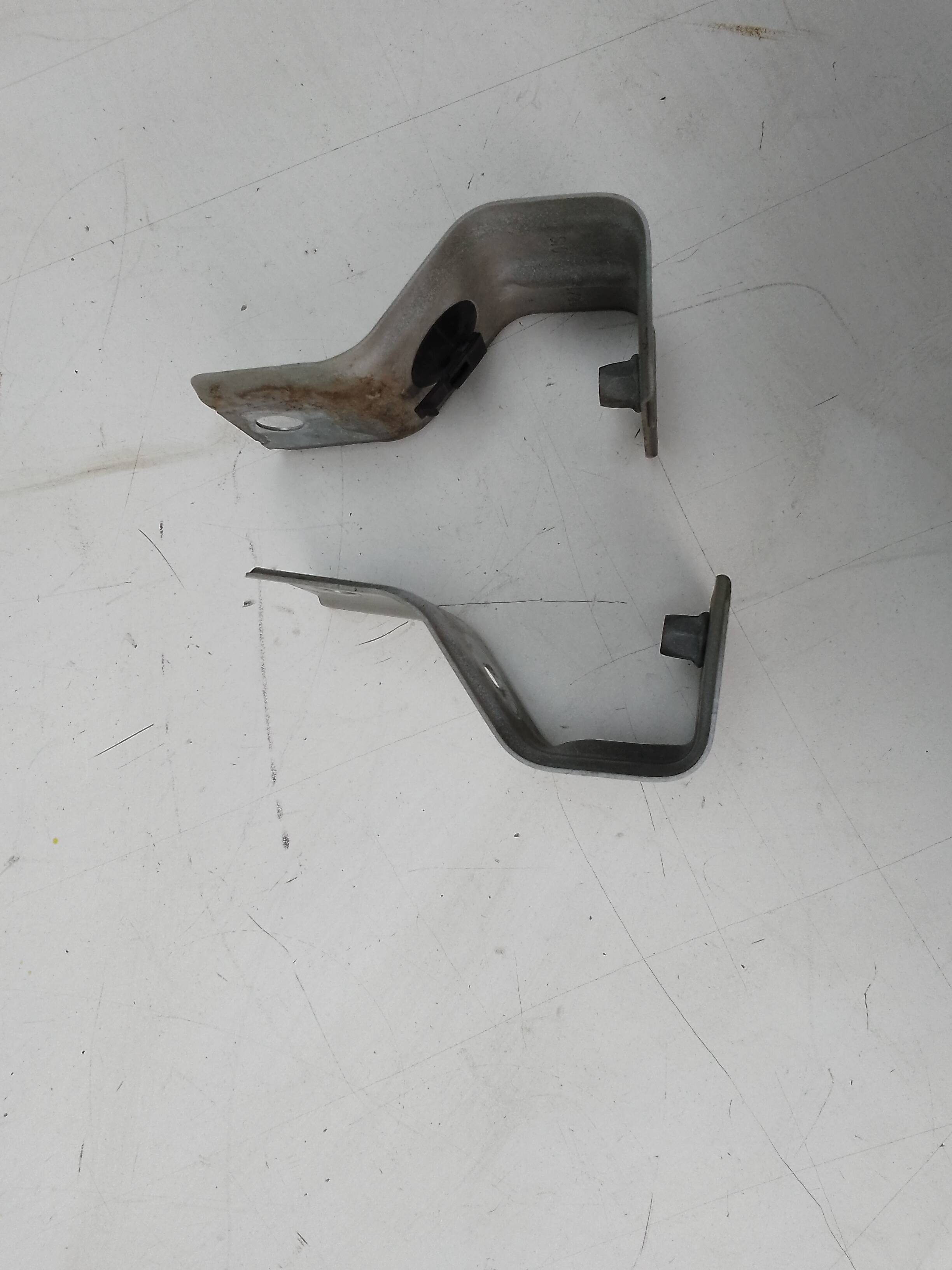 Soporte guardabarro volkswagen touran (5t1)(04.2015->)