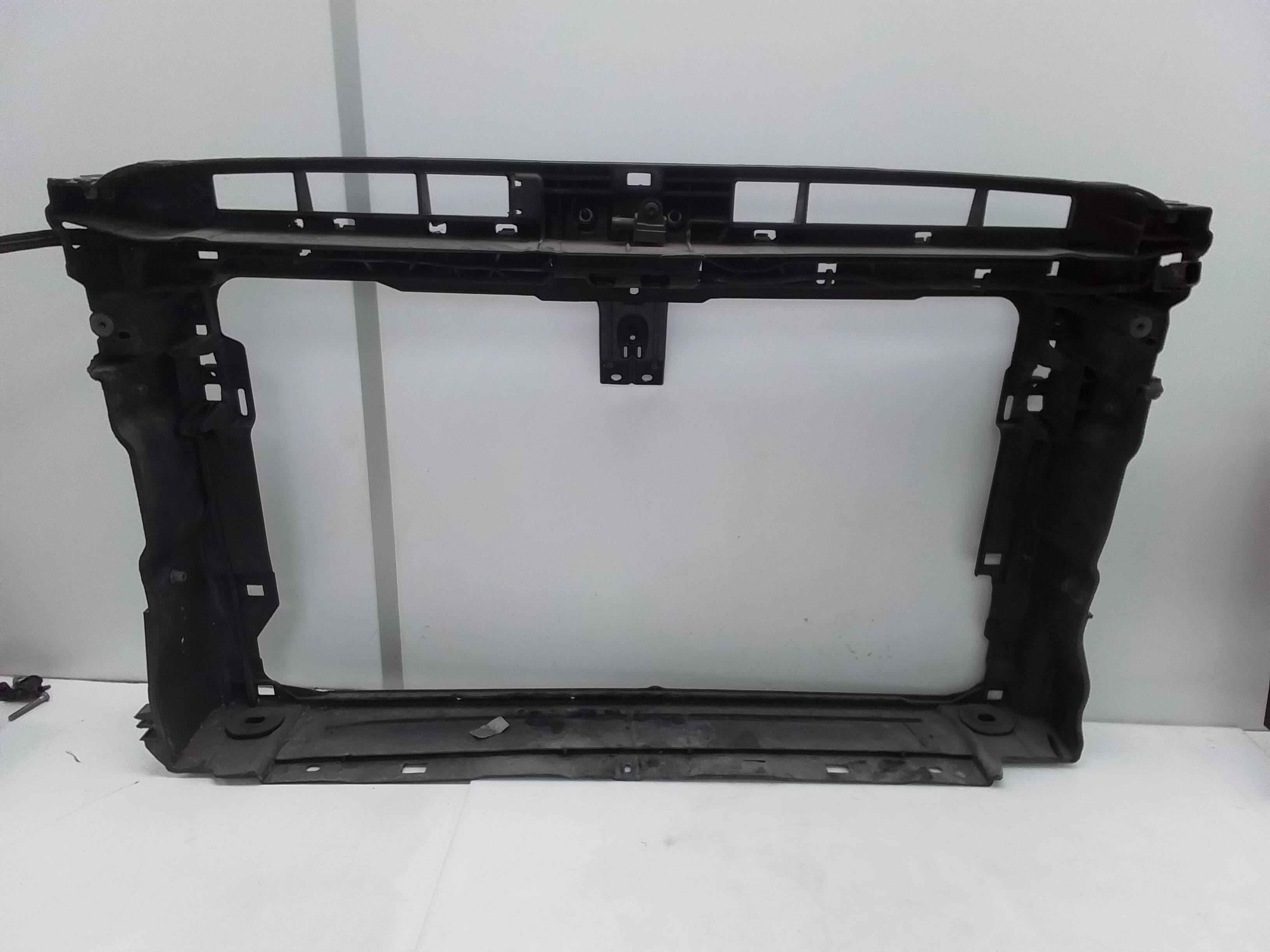 Soporte radiador central volkswagen golf vii berlina (bq1/be2)(01.2017->)