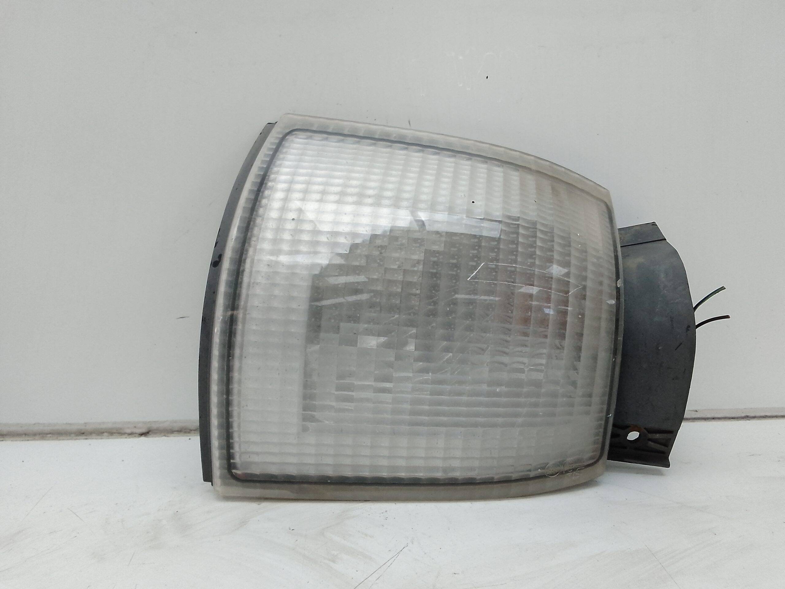 Intermitente delantero nissan cabstar 01.04 ->