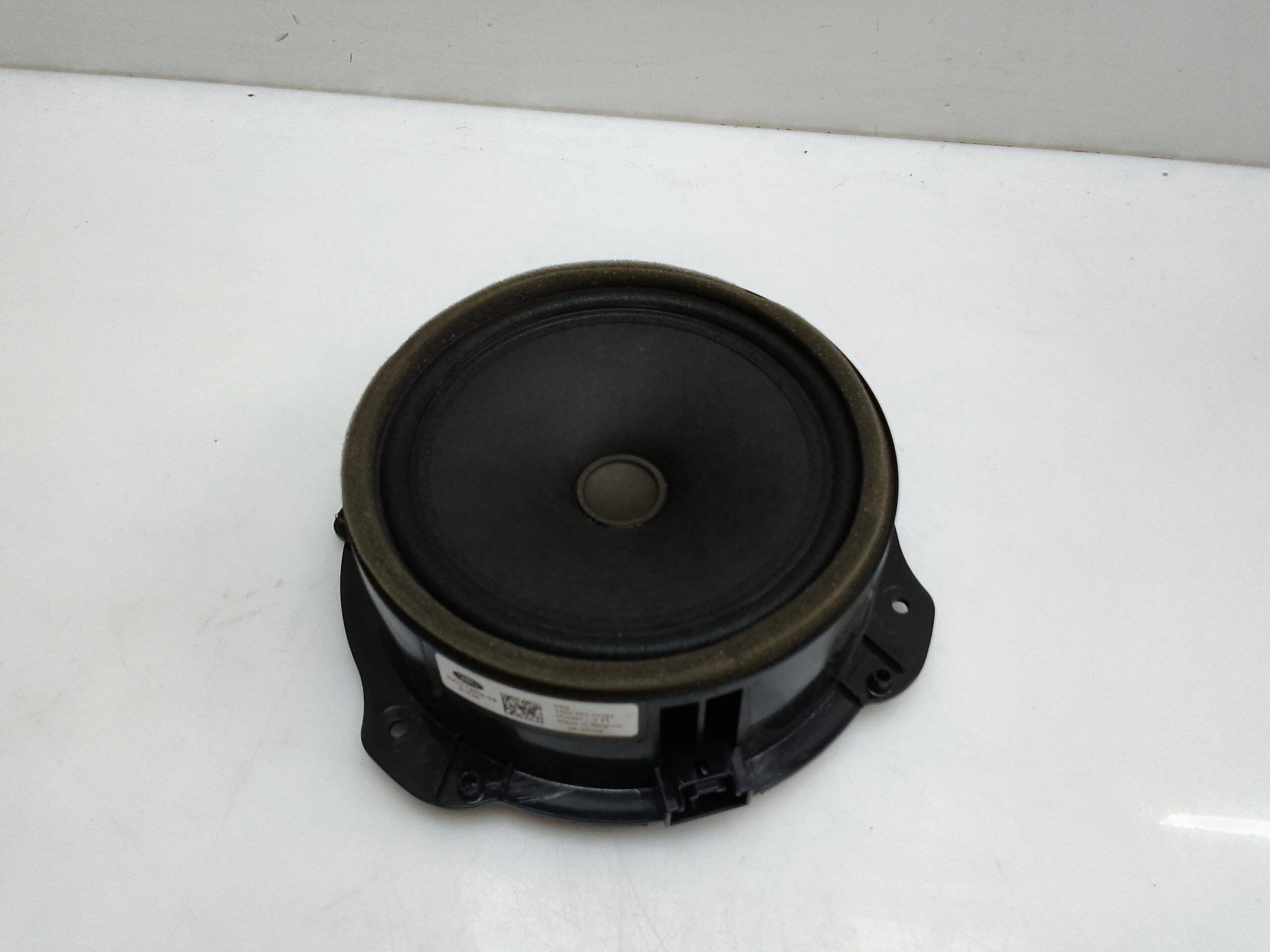 Altavoz puerta trasera derecha jaguar xe (10.2014->)