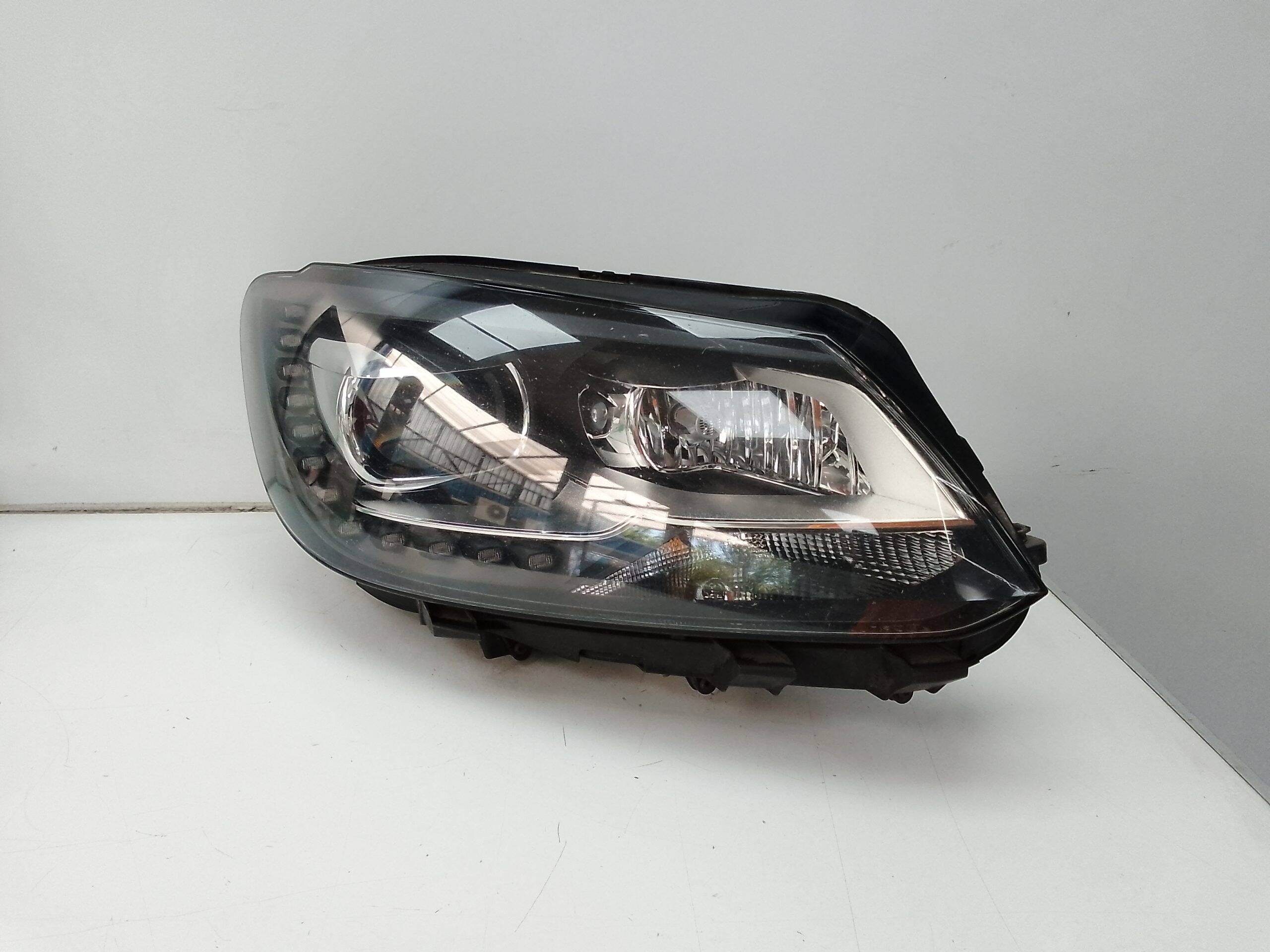 Faro derecho volkswagen touran (1t3)(08.2010->)