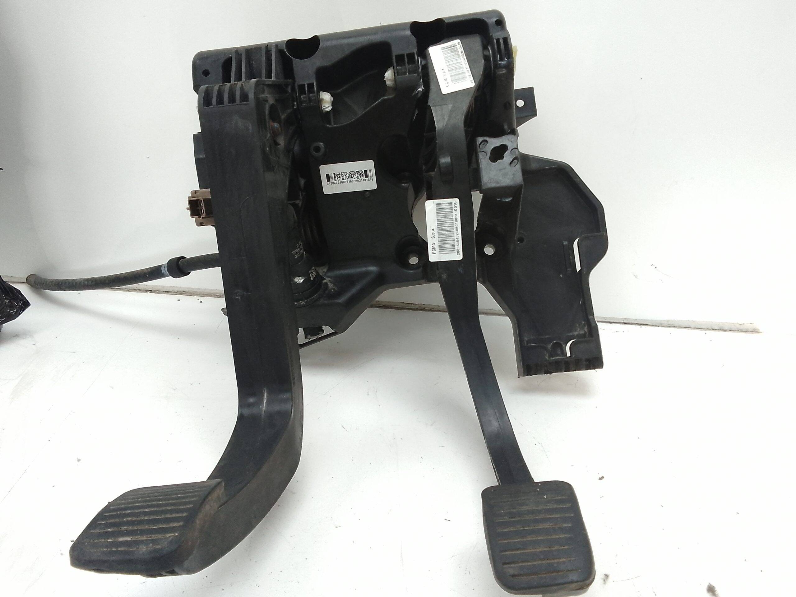 Pedal embrague peugeot boxer furgón (2014->)