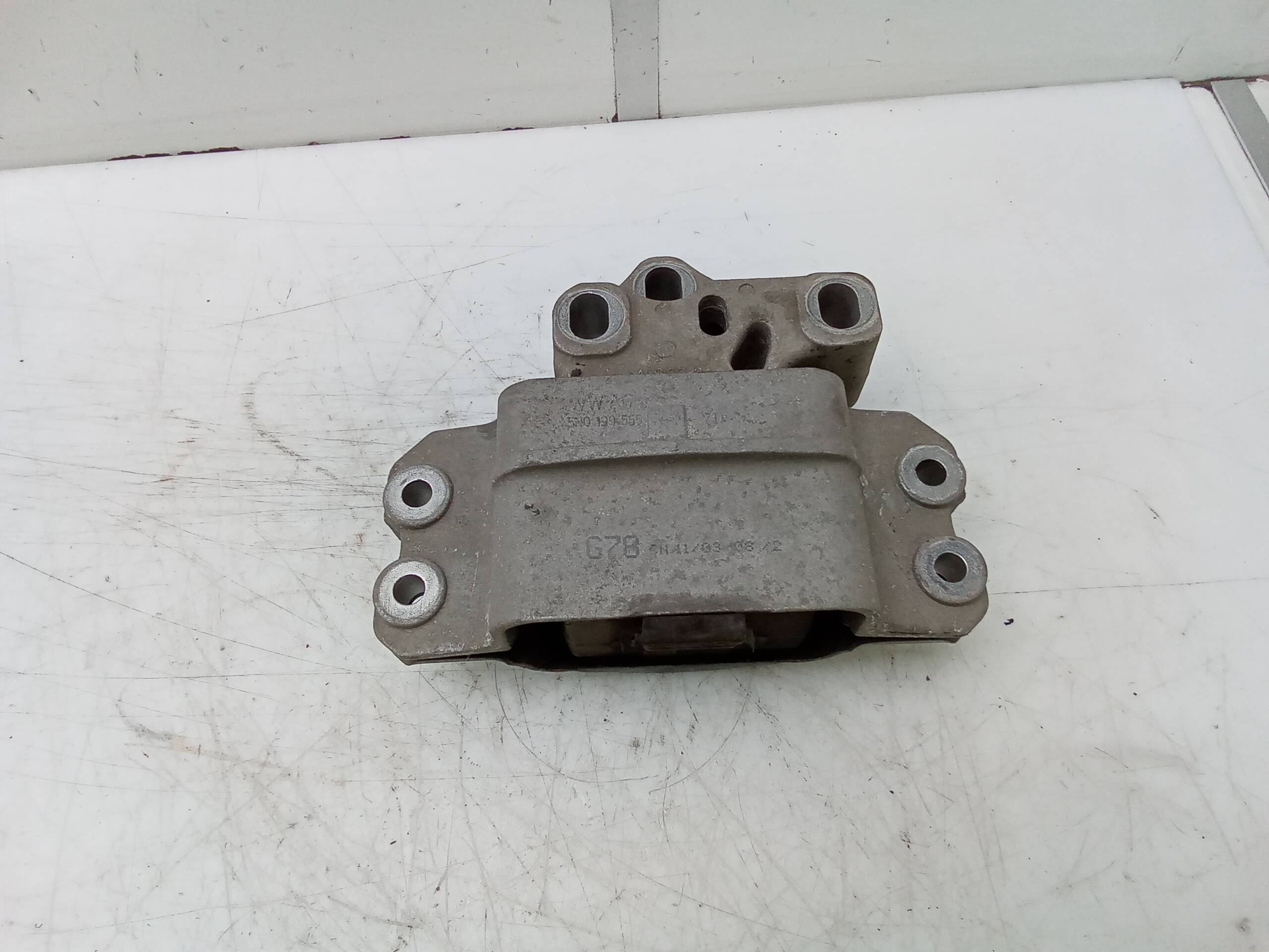 Soporte motor derecho volkswagen tiguan (5n2)(02.2011->)