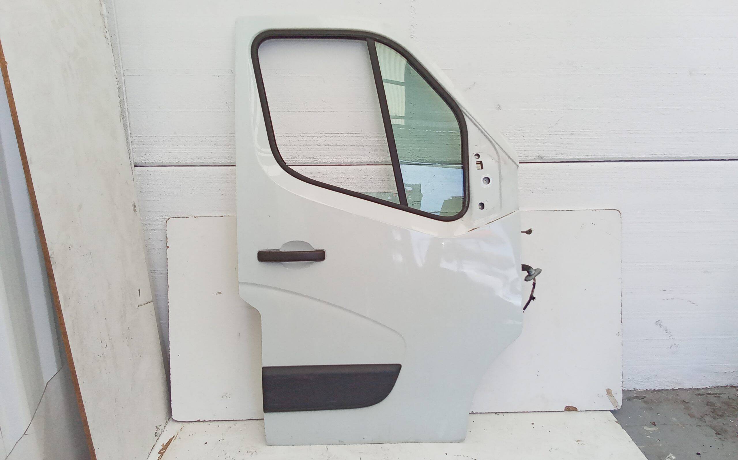 Puerta delantera derecha nissan nv400 furgon (x62)(2011->)