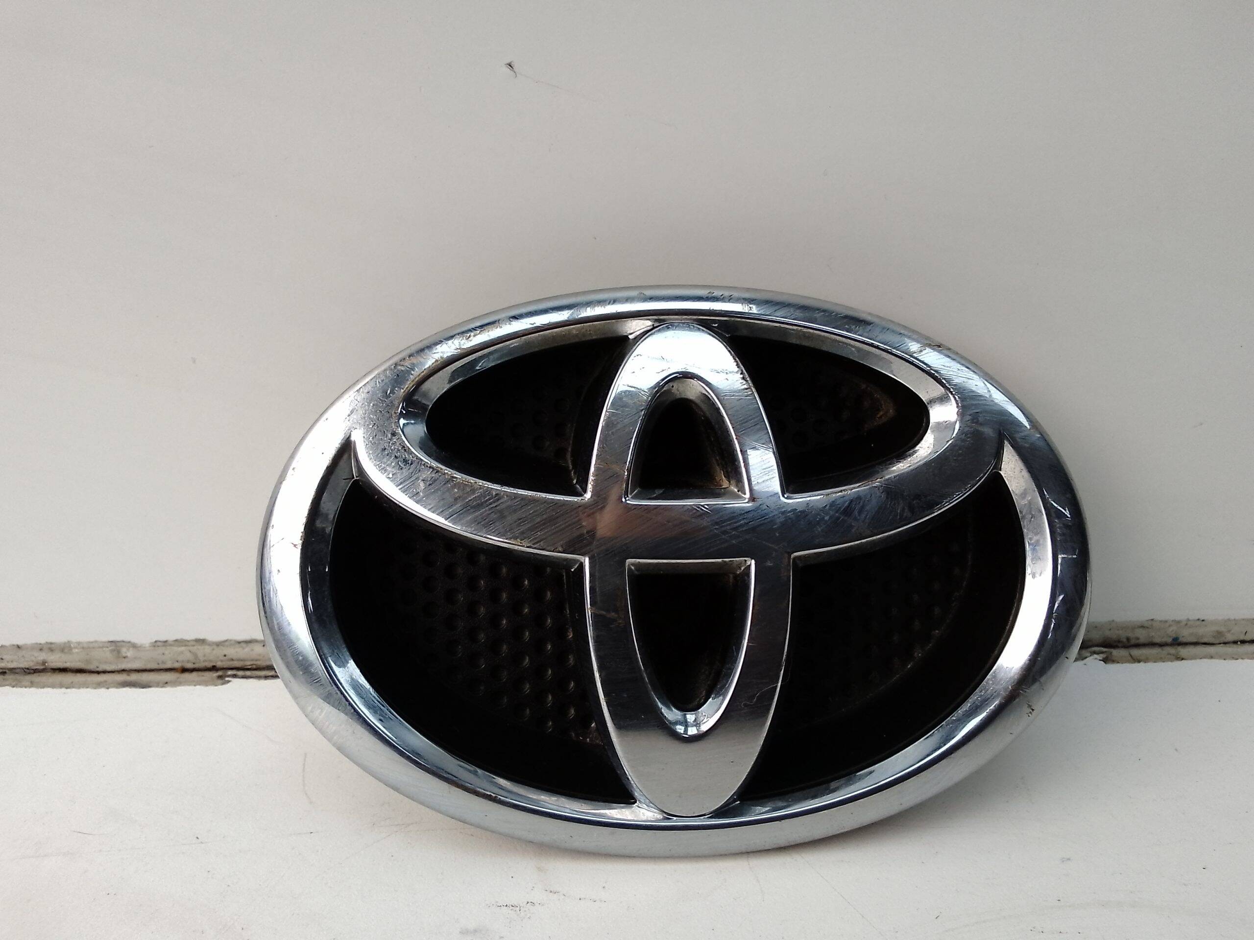 Emblema / logotipo toyota yaris (xp13)(2017->)