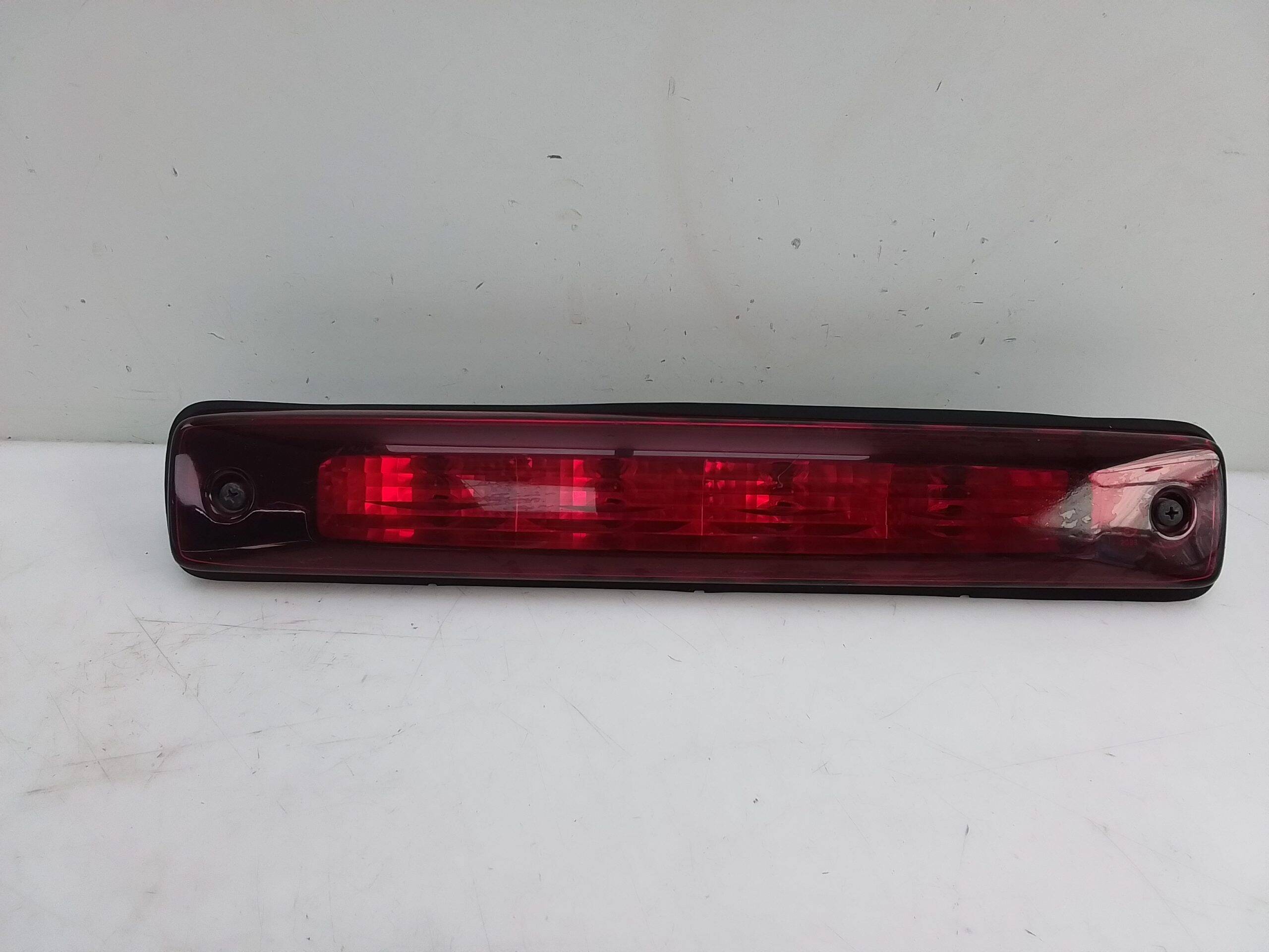 Luz central de freno isuzu d-max (2012->)