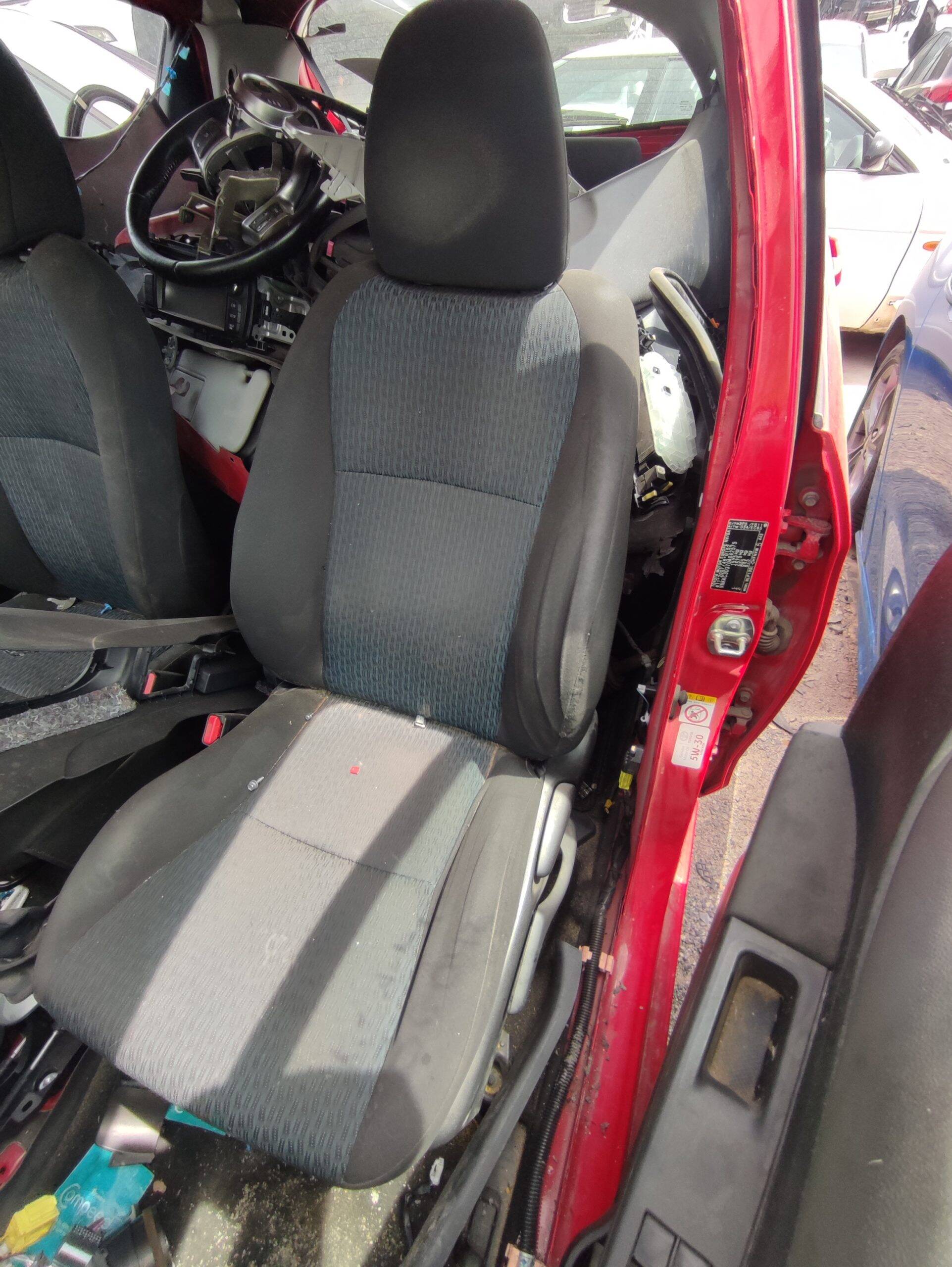 Asiento delantero izquierdo toyota yaris (ksp1/nlp1/nsp1)(2011->)