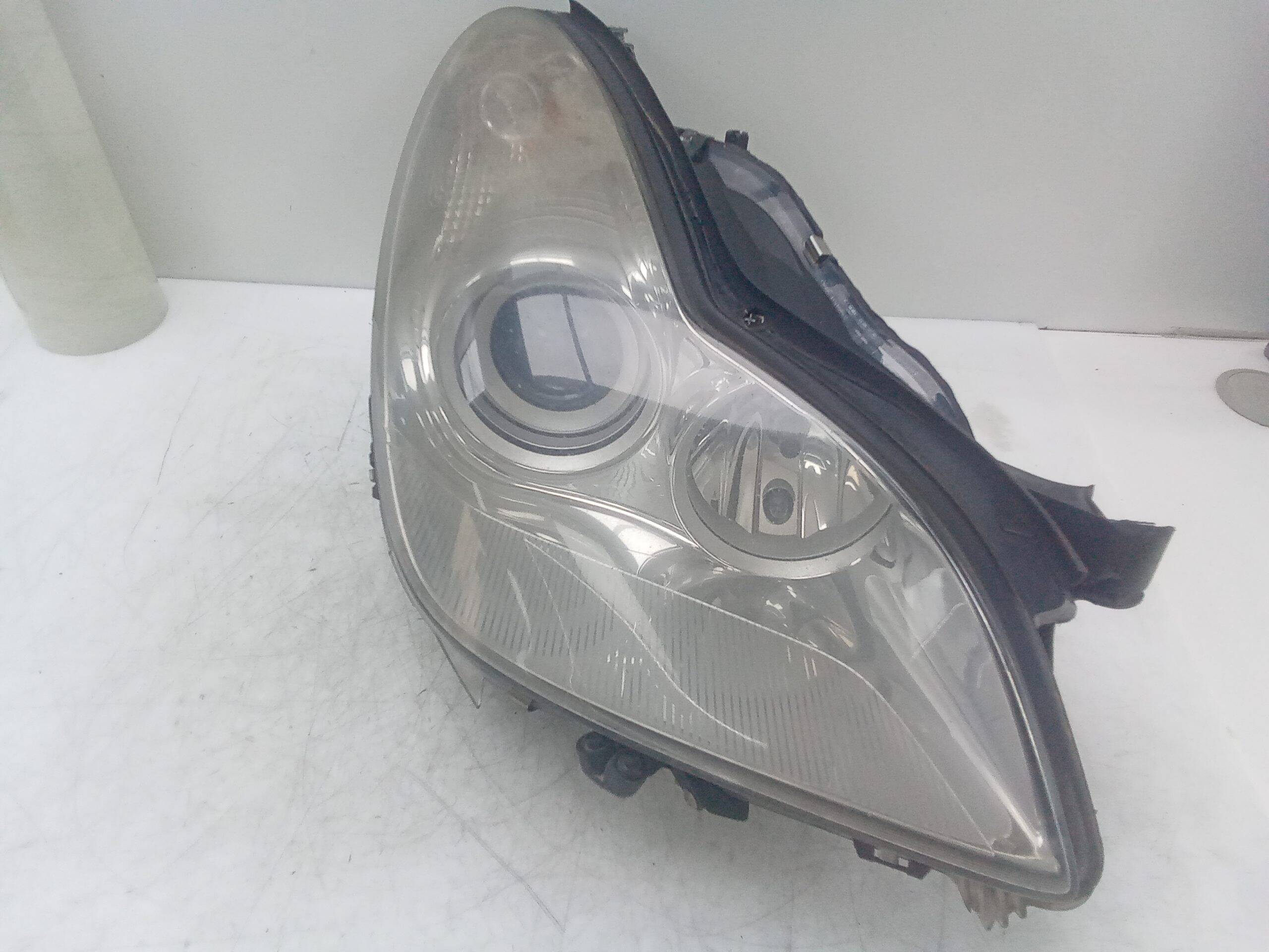 Faro izquierdo mercedes-benz cls (bm 219)(06.2004->)