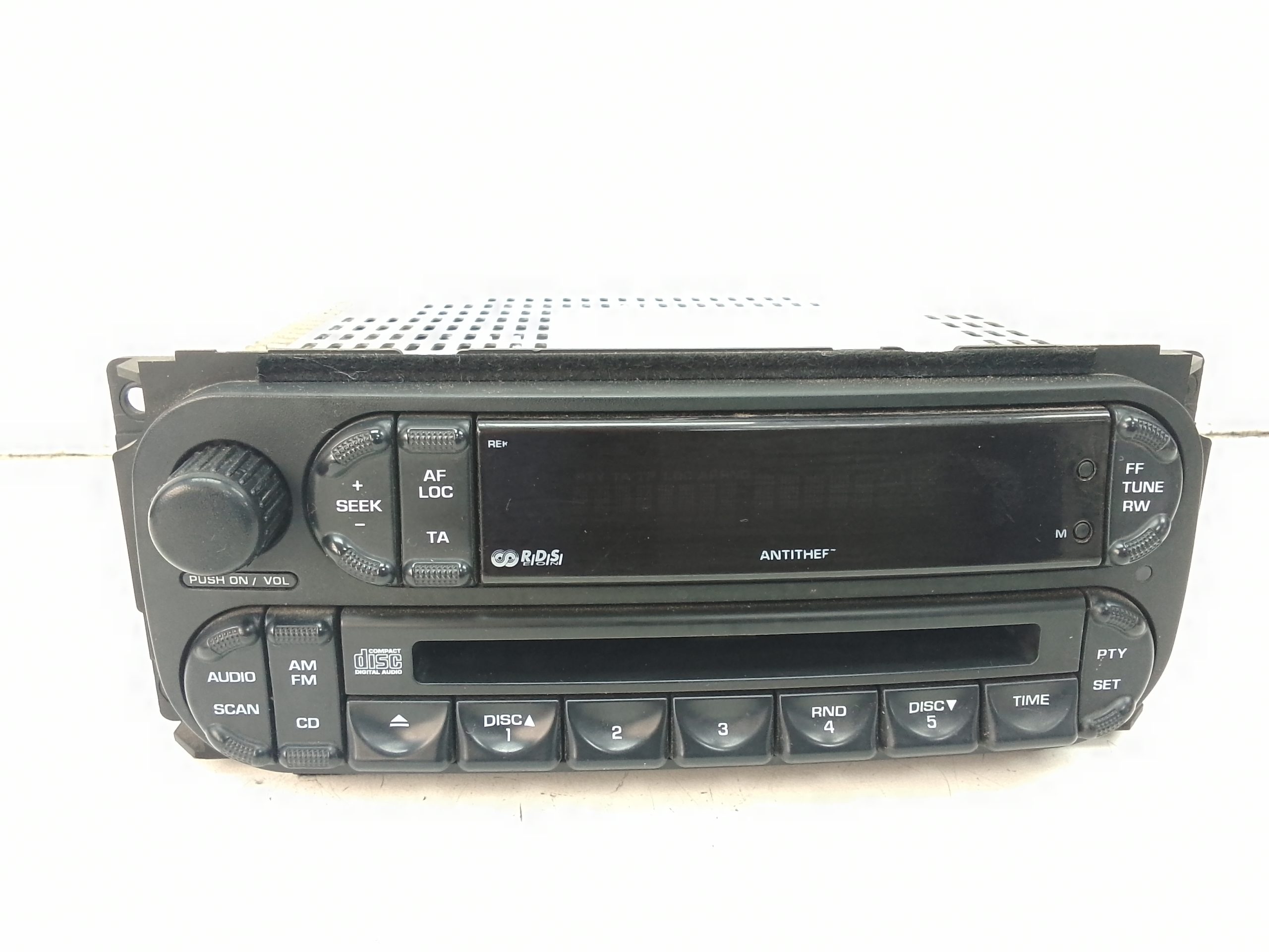Mando audio/radio cd jeep cherokee (kj)(2002->)
