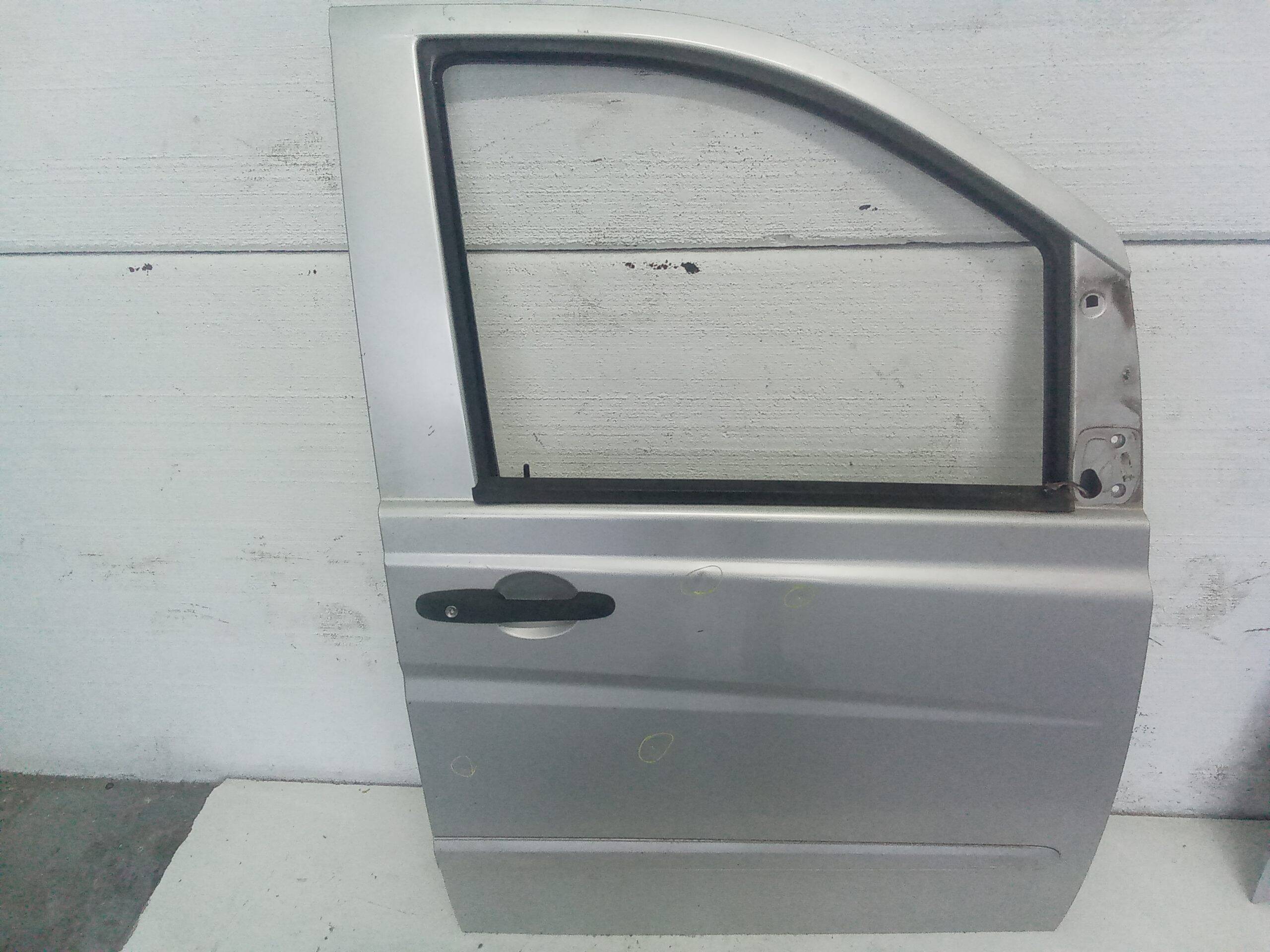 Puerta delantera derecha mercedes-benz vito kombi (639)(06.2003->)