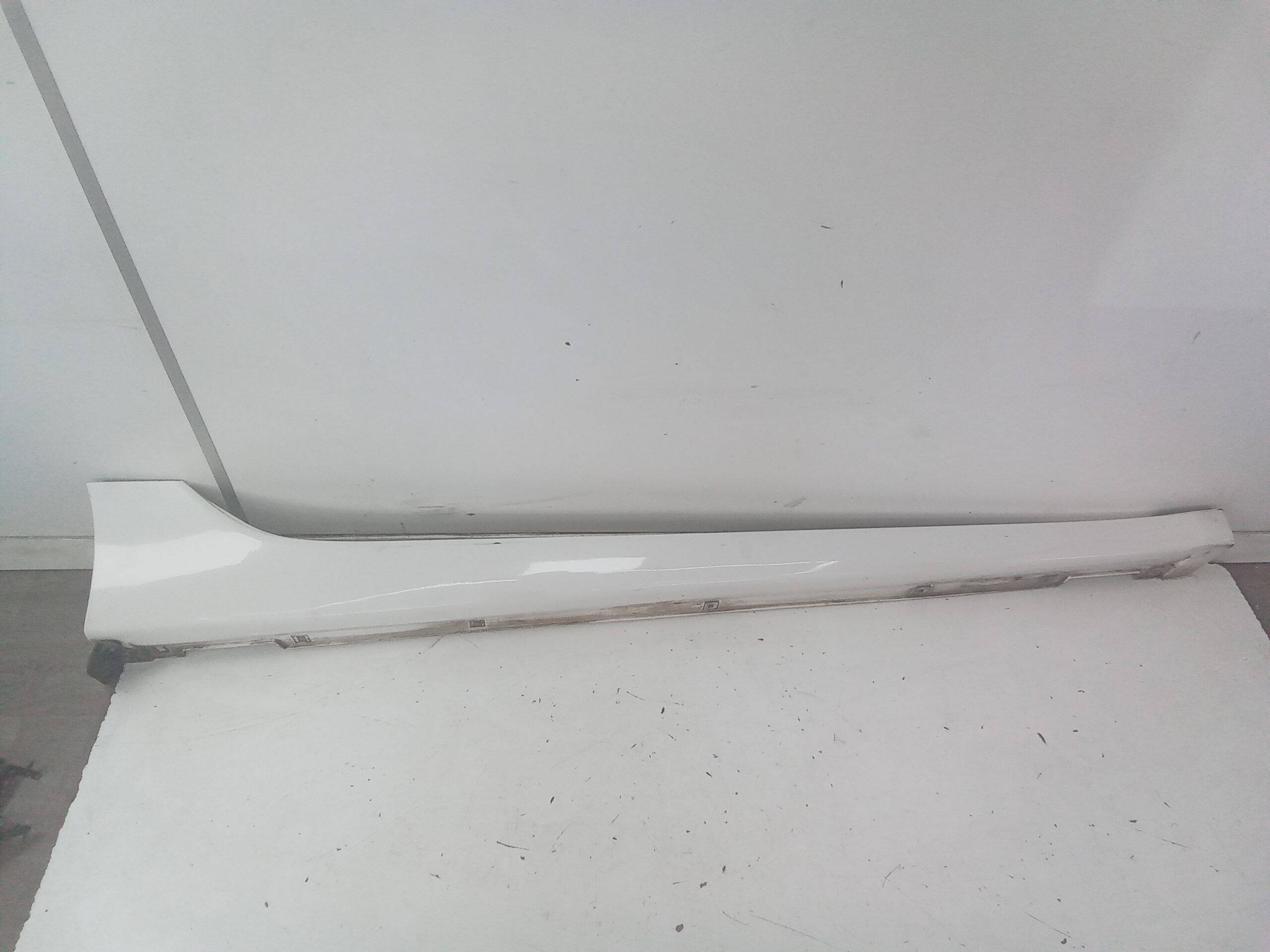 Spoiler talonera derecha hyundai i40 (vf)(11.2011->)