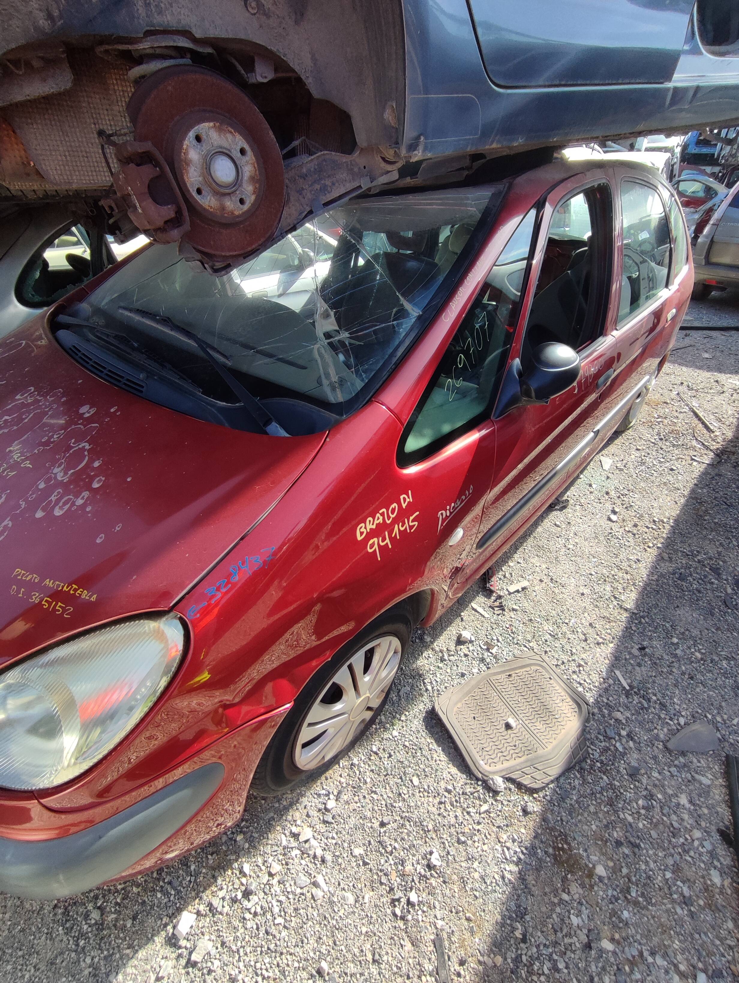 Mangueta delantera izquierda citroen xsara picasso (1999->)