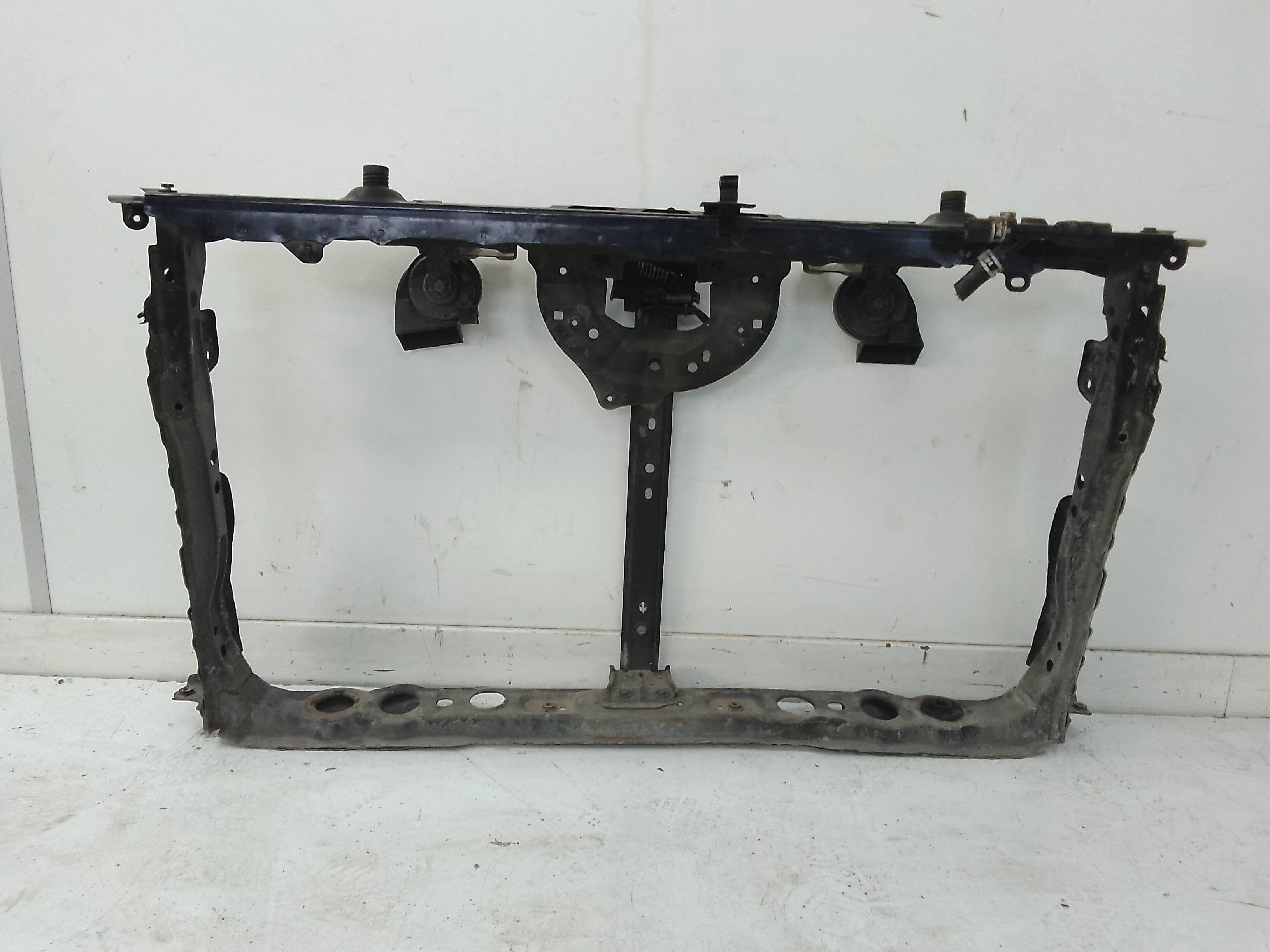 Soporte radiador lexus ct (zwa10)(2010->)