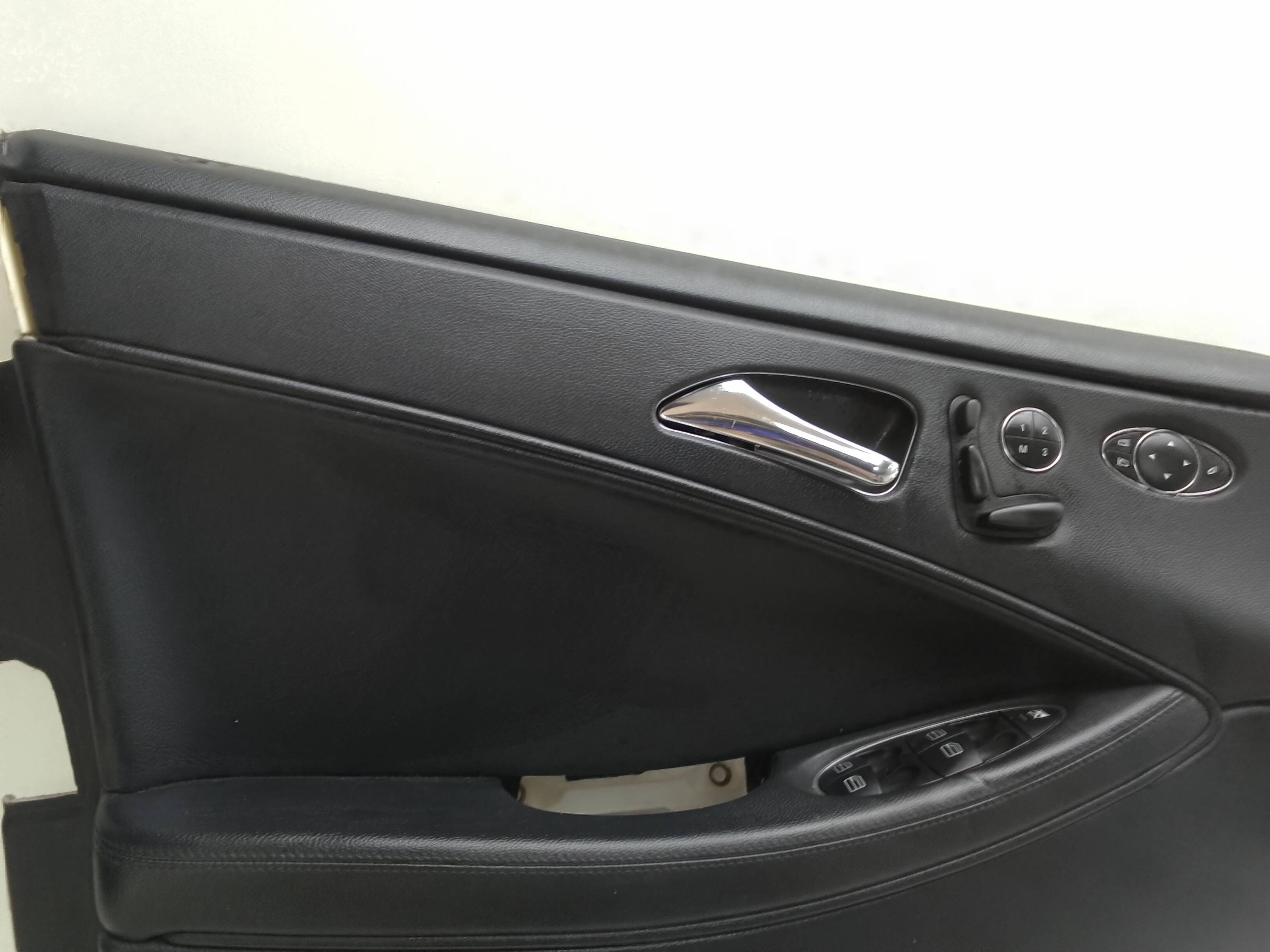 Guarnecido puerta delantera izquierda mercedes-benz cls (bm 219)(06.2004->)