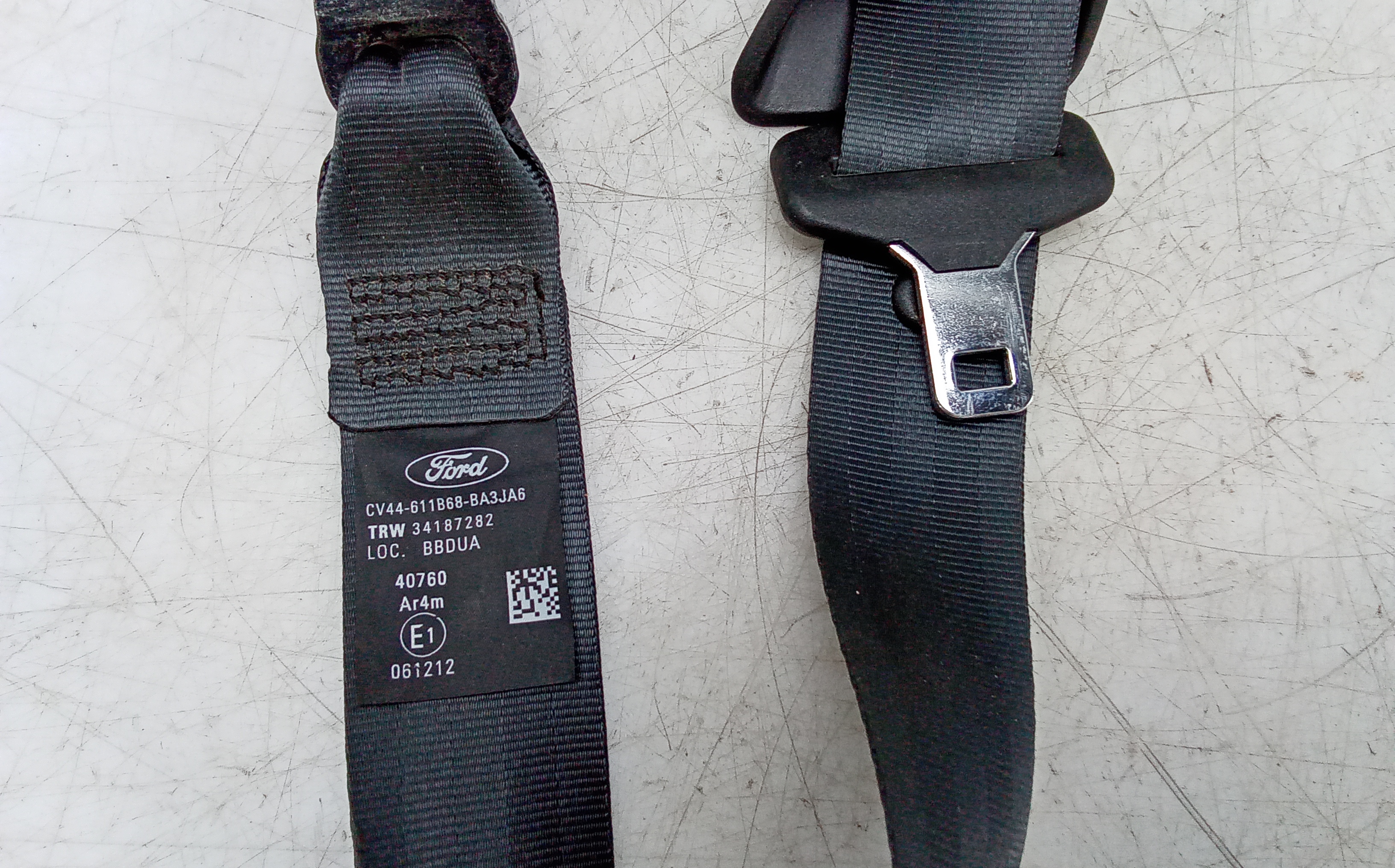 Cinturon seguridad trasero derecho ford kuga (cbs)(2013->)