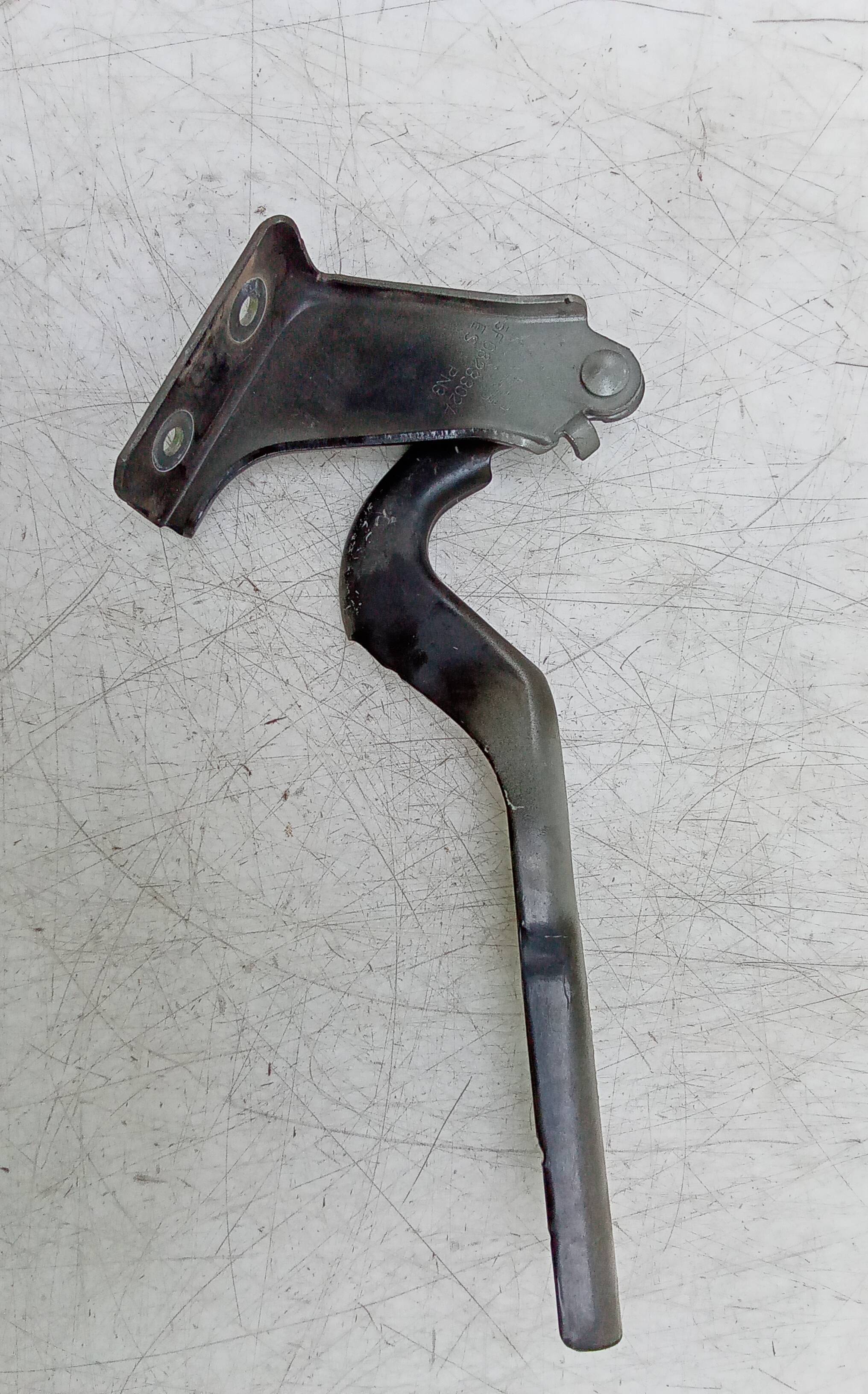 Bisagra capo derecha seat leon (5f1)(09.2012->)