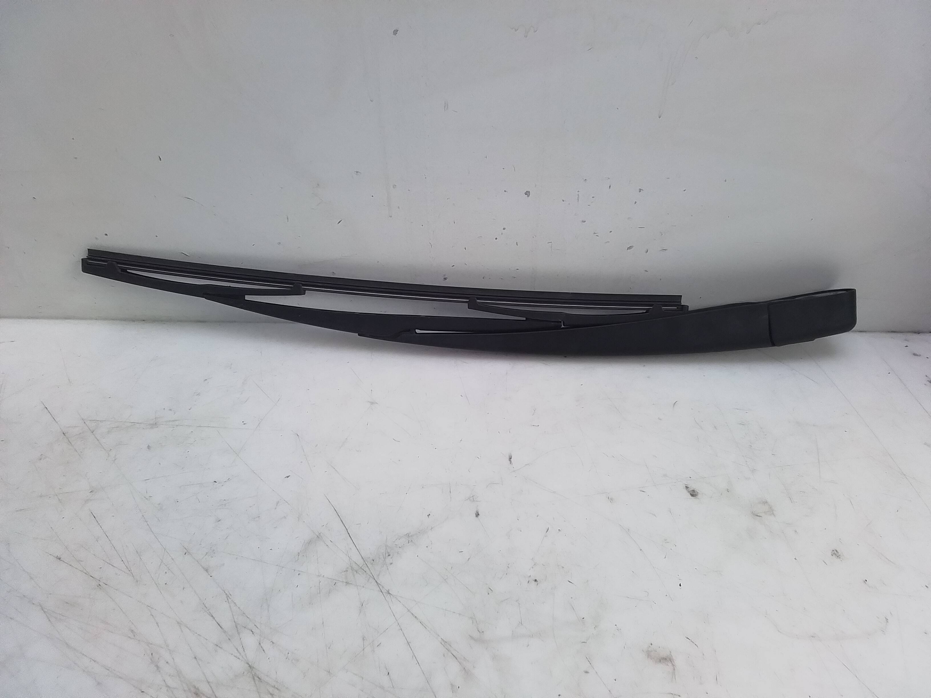 Brazo limpia trasero peugeot 207 (2006->)