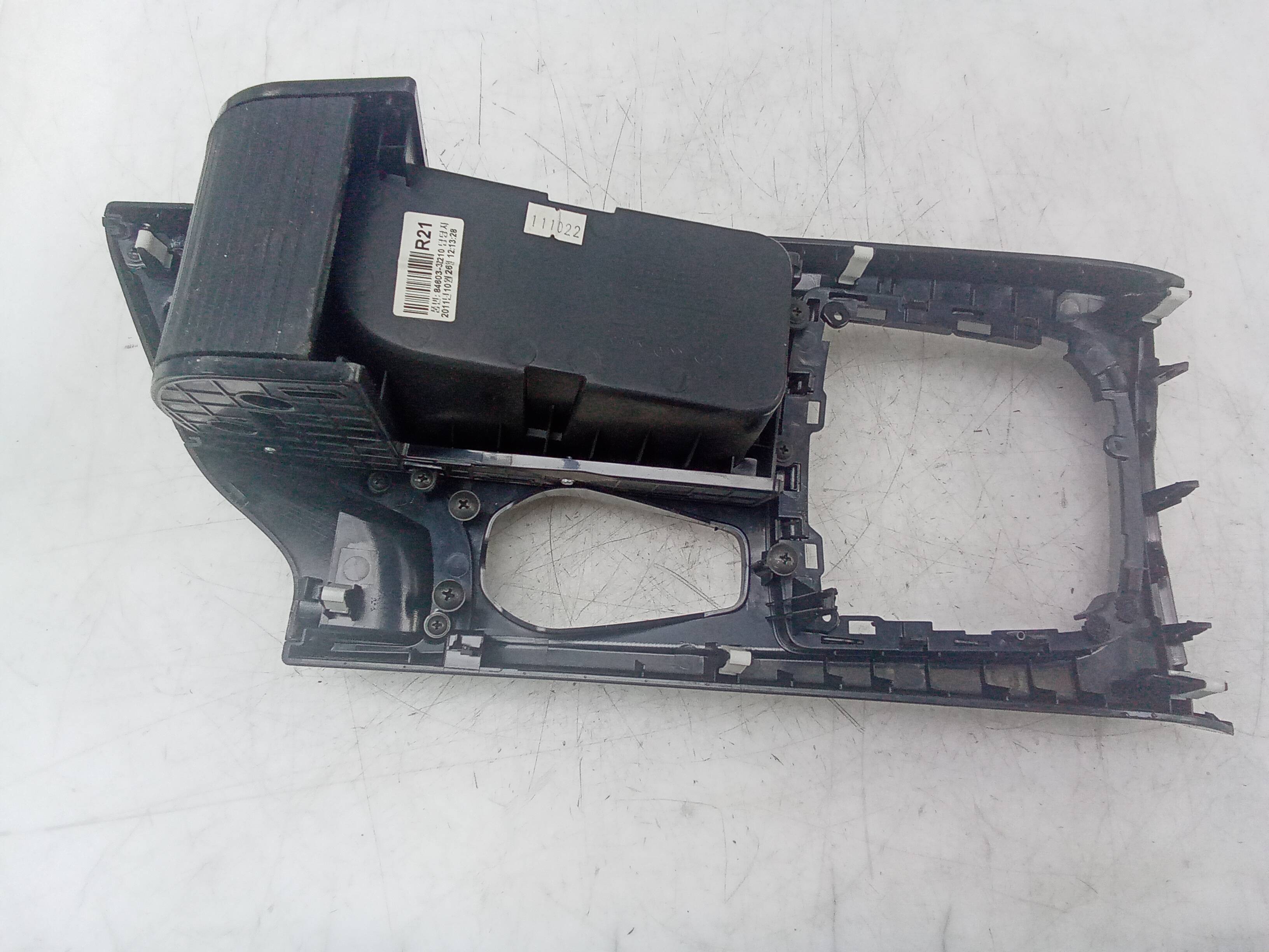 Moldura consola central delantera hyundai i40 (vf)(11.2011->)