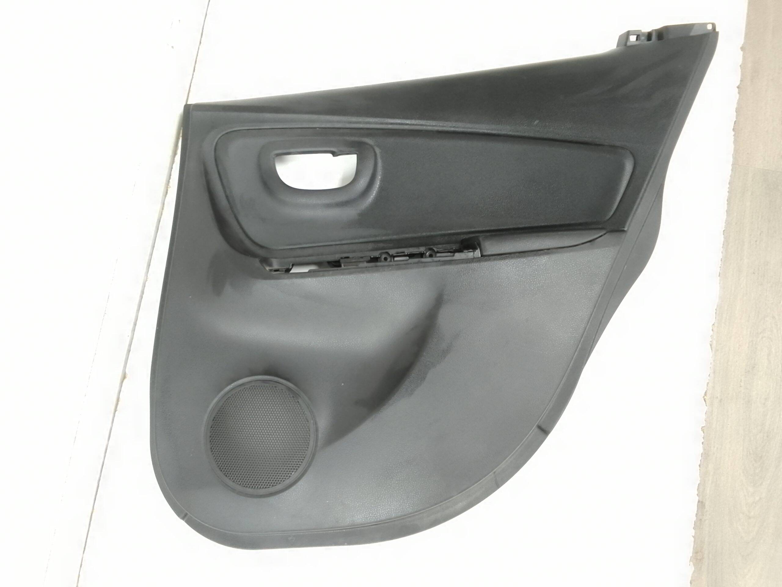 Guarnecido puerta trasera derecha toyota yaris (xp13)(2017->)