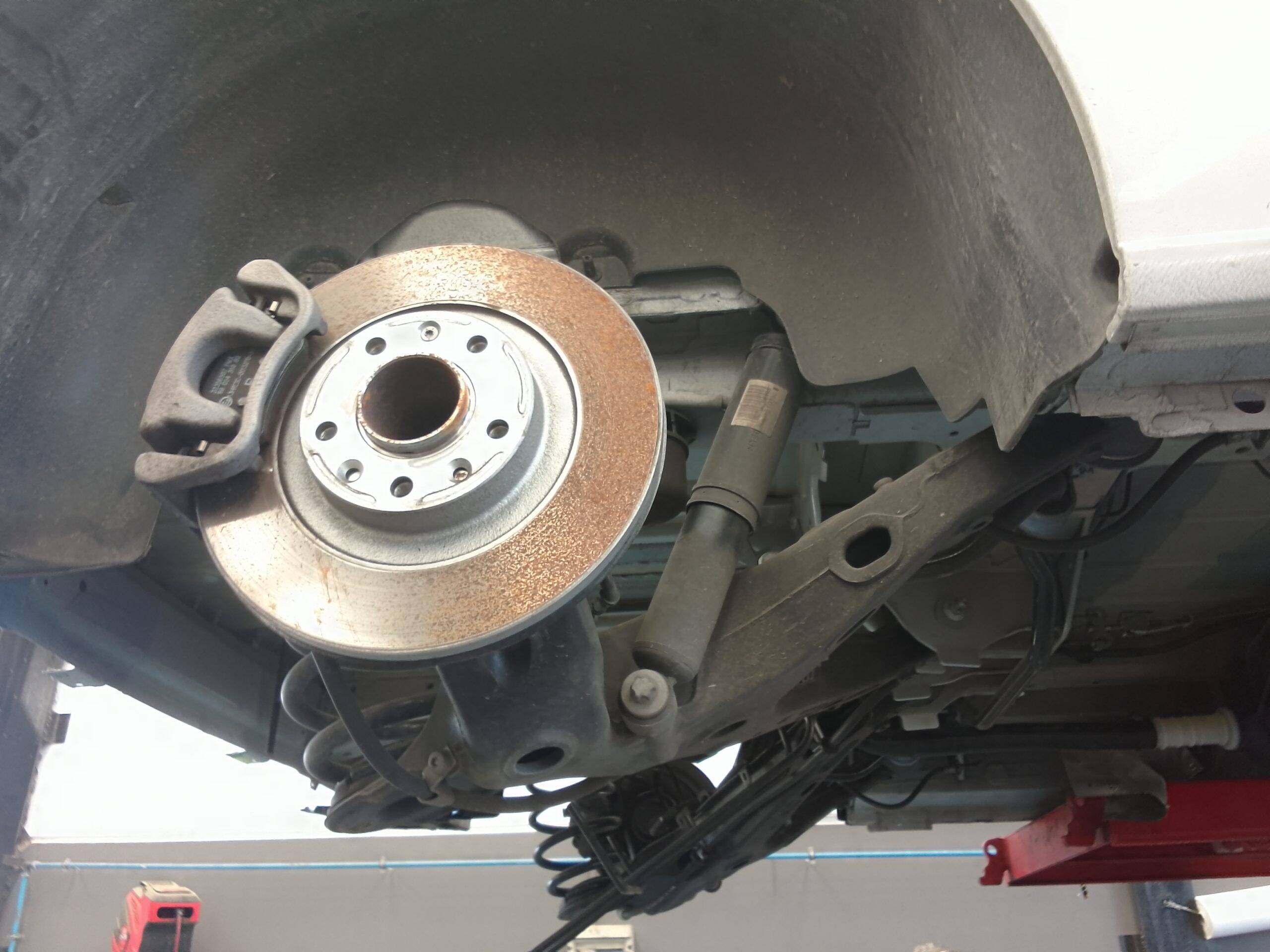 Brazo suspension inferior trasero derecho toyota proace (x3)(2013->)