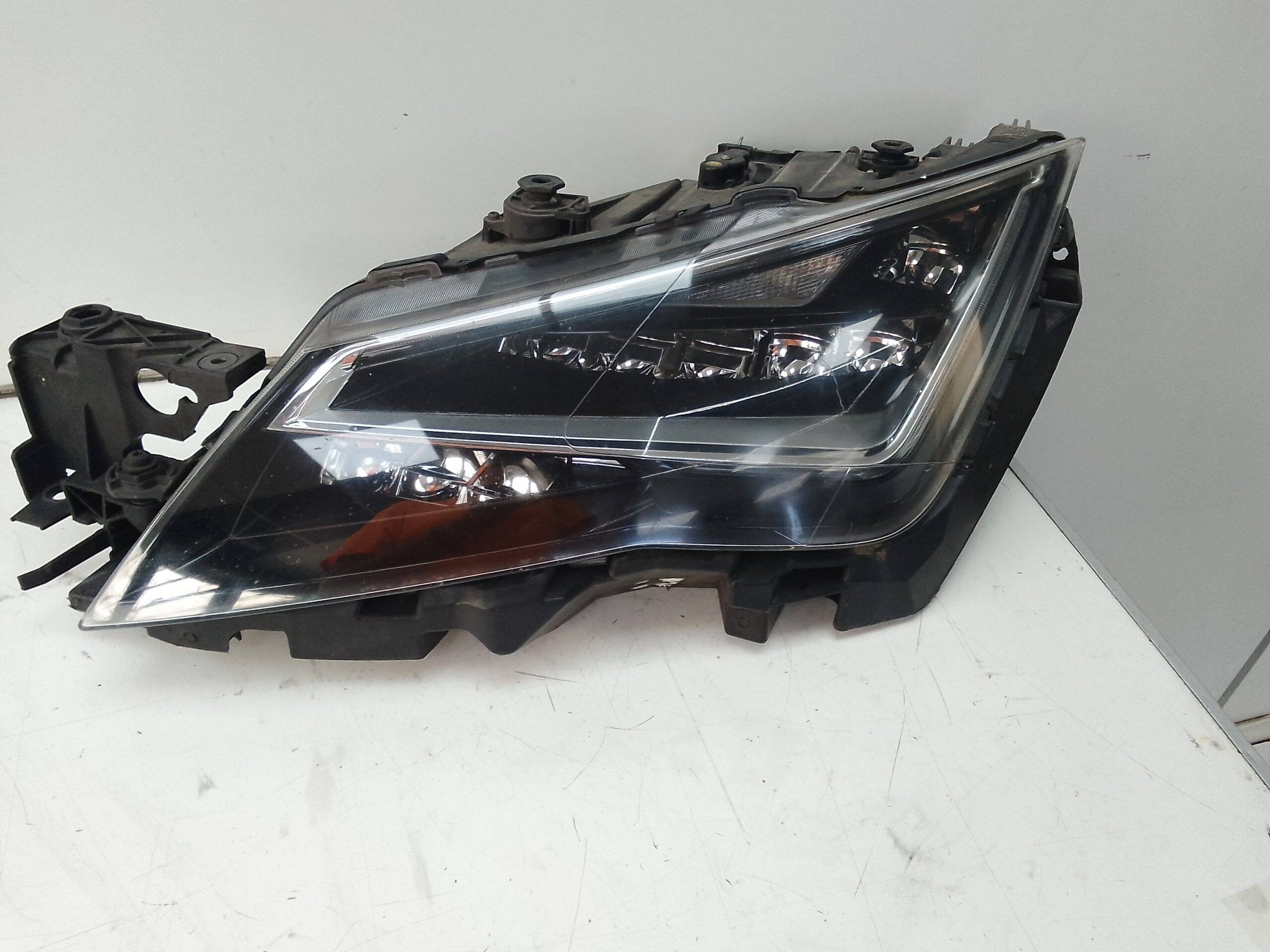 Faro izquierdo seat leon (5f1)(09.2012->)