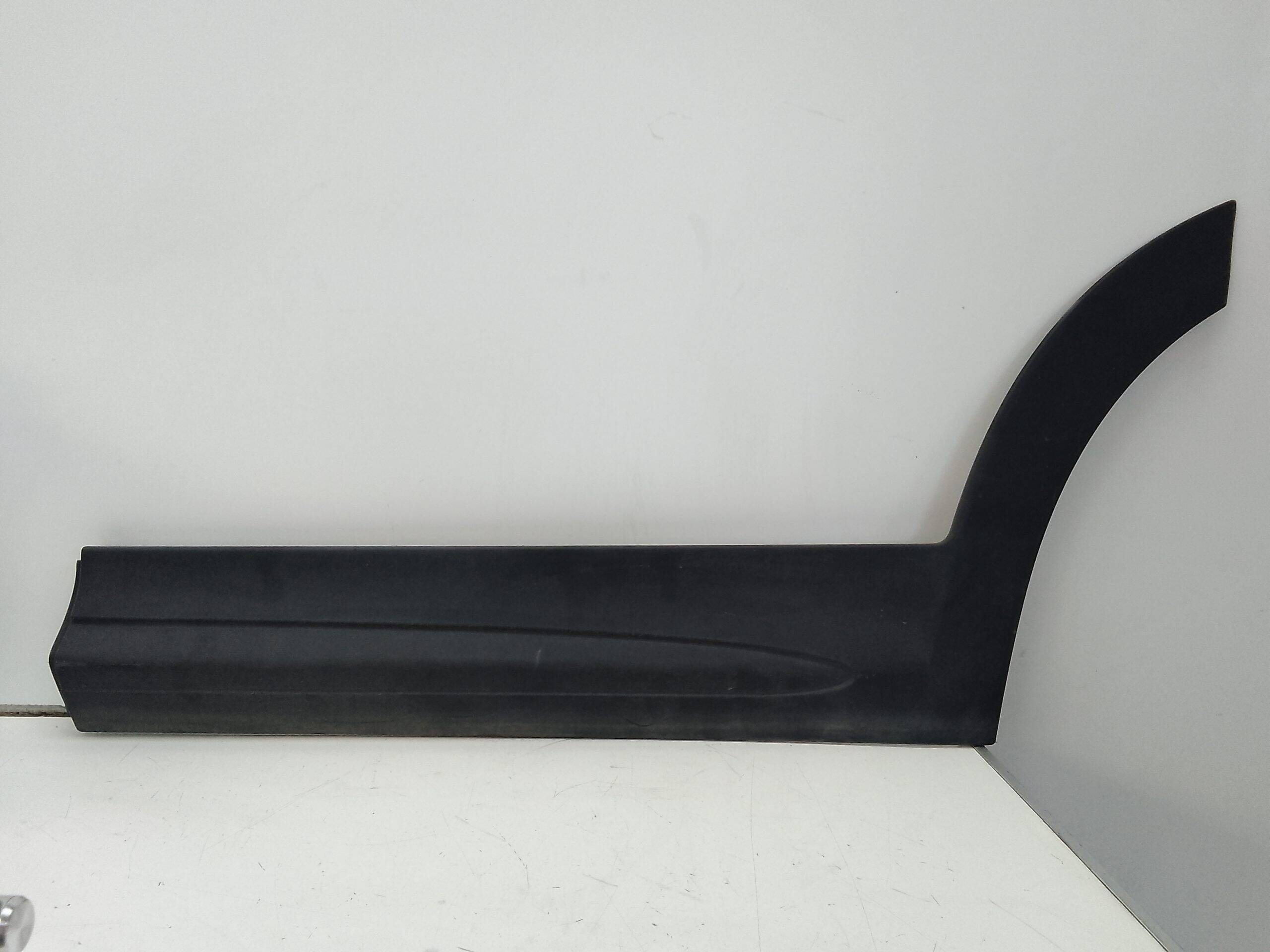 Moldura lateral izquierda fiat 500x (334)(2014->)