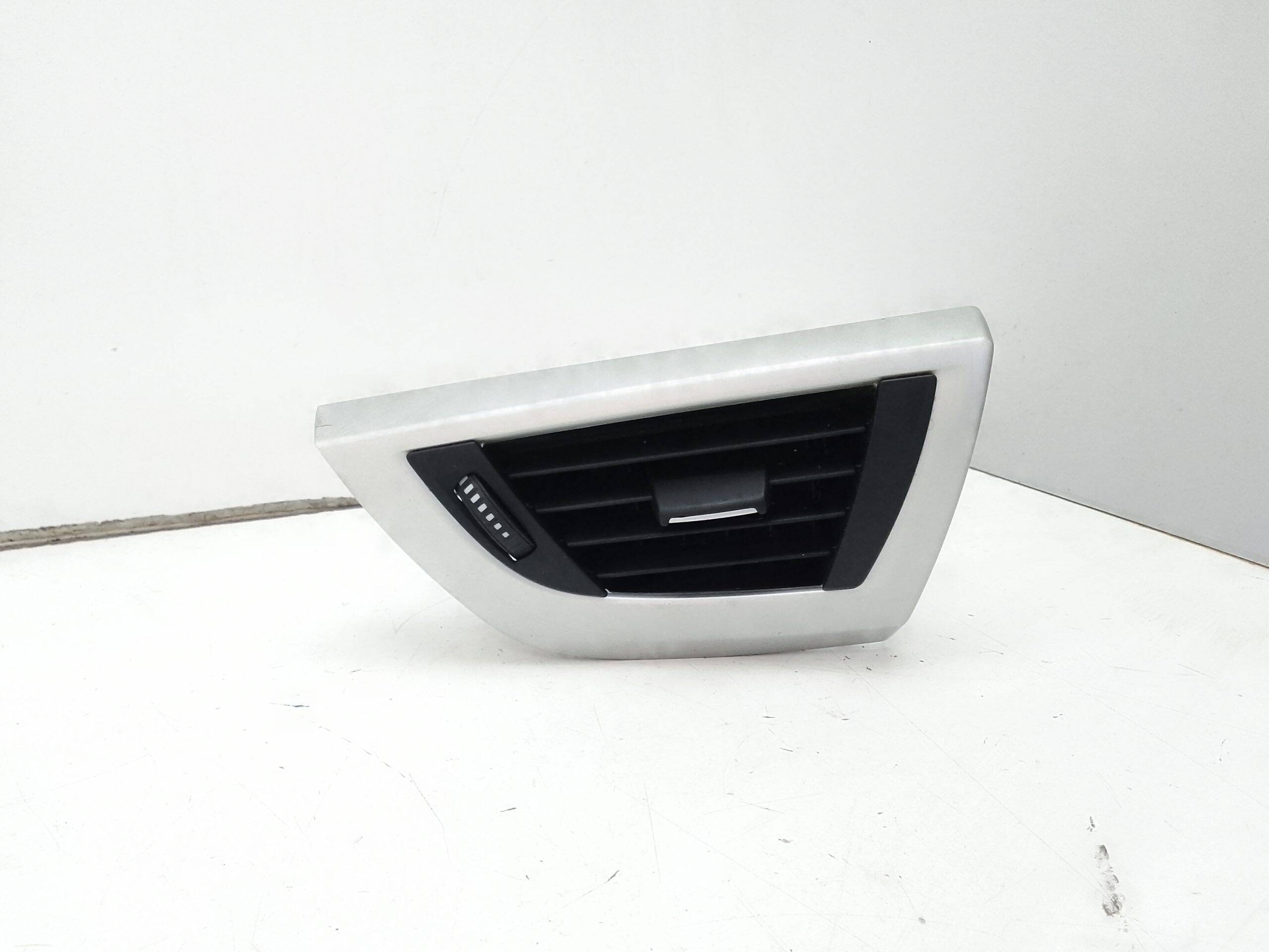 Aireador salpicadero izquierdo bmw serie 1 berlina 5p (f20)(2011->)