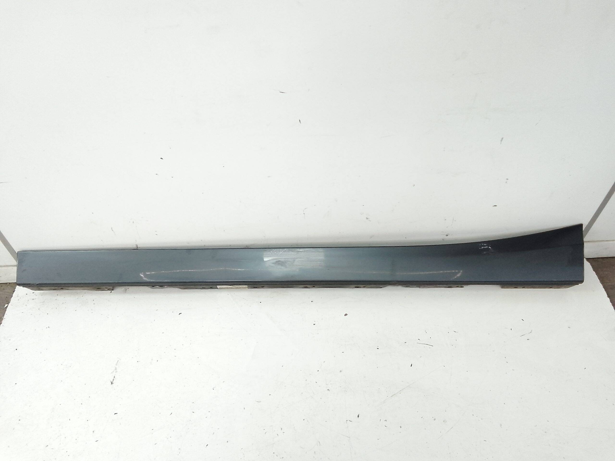 Spoiler talonera izquierda bmw serie 1 berlina 5p (f20)(2011->)