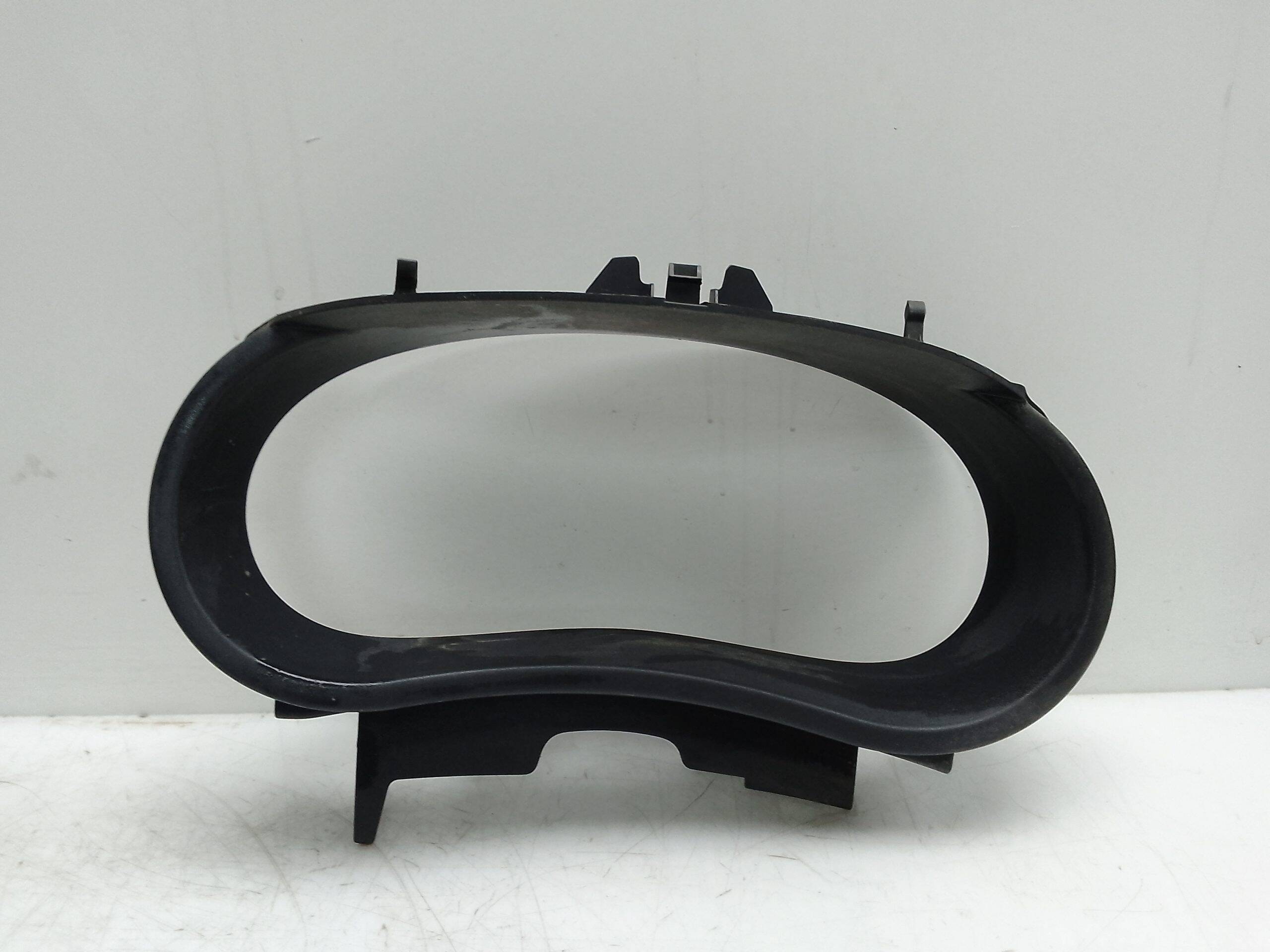 Moldura cuadro instrumentos renault kangoo ii (f/kw0)(2008->)