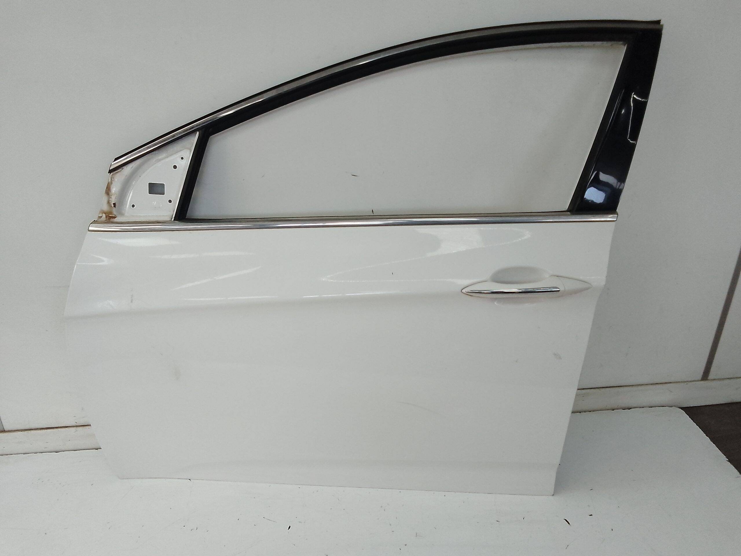 Puerta delantera izquierda hyundai i40 (vf)(11.2011->)