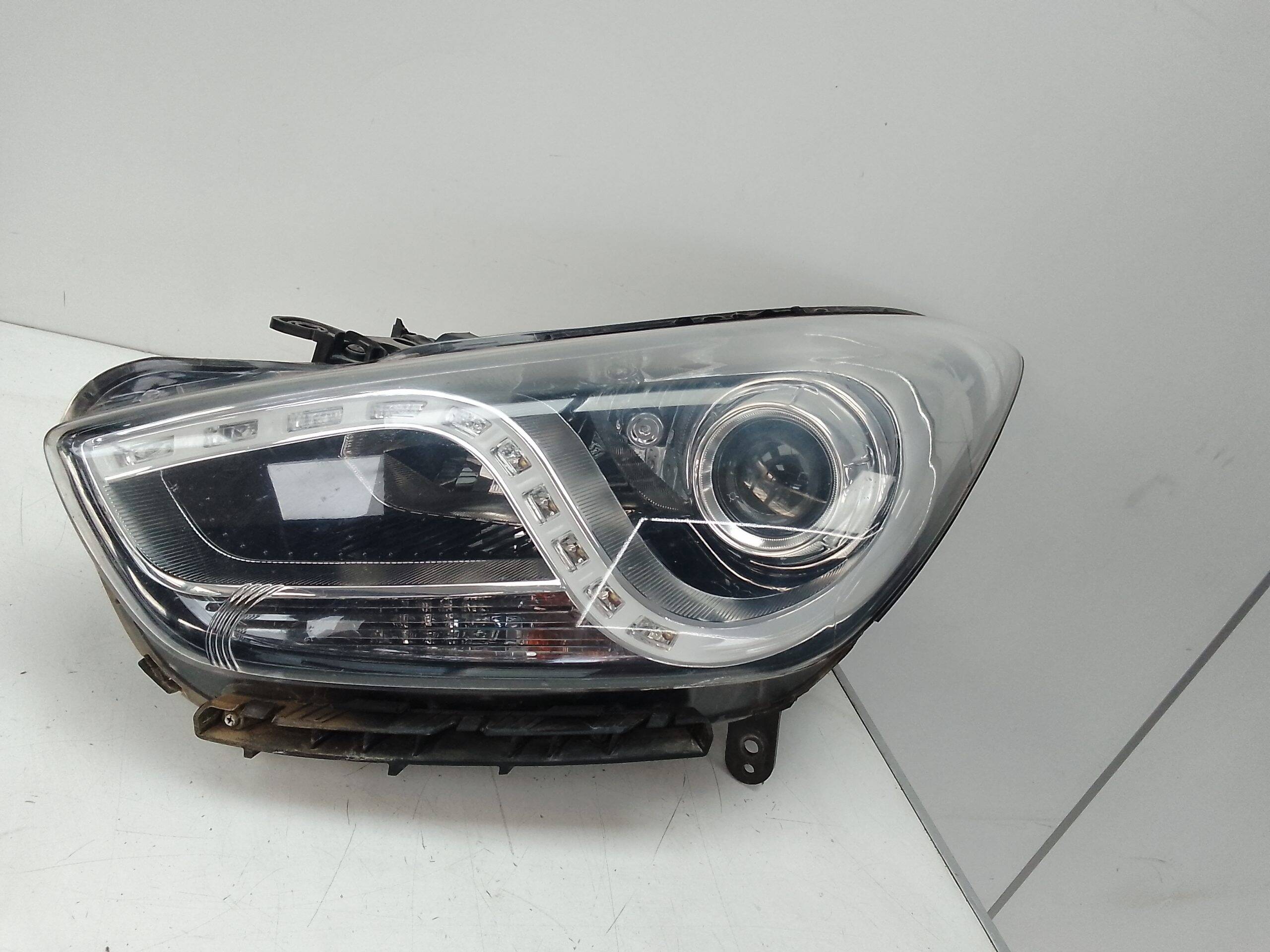 Faro izquierdo hyundai i40 (vf)(11.2011->)