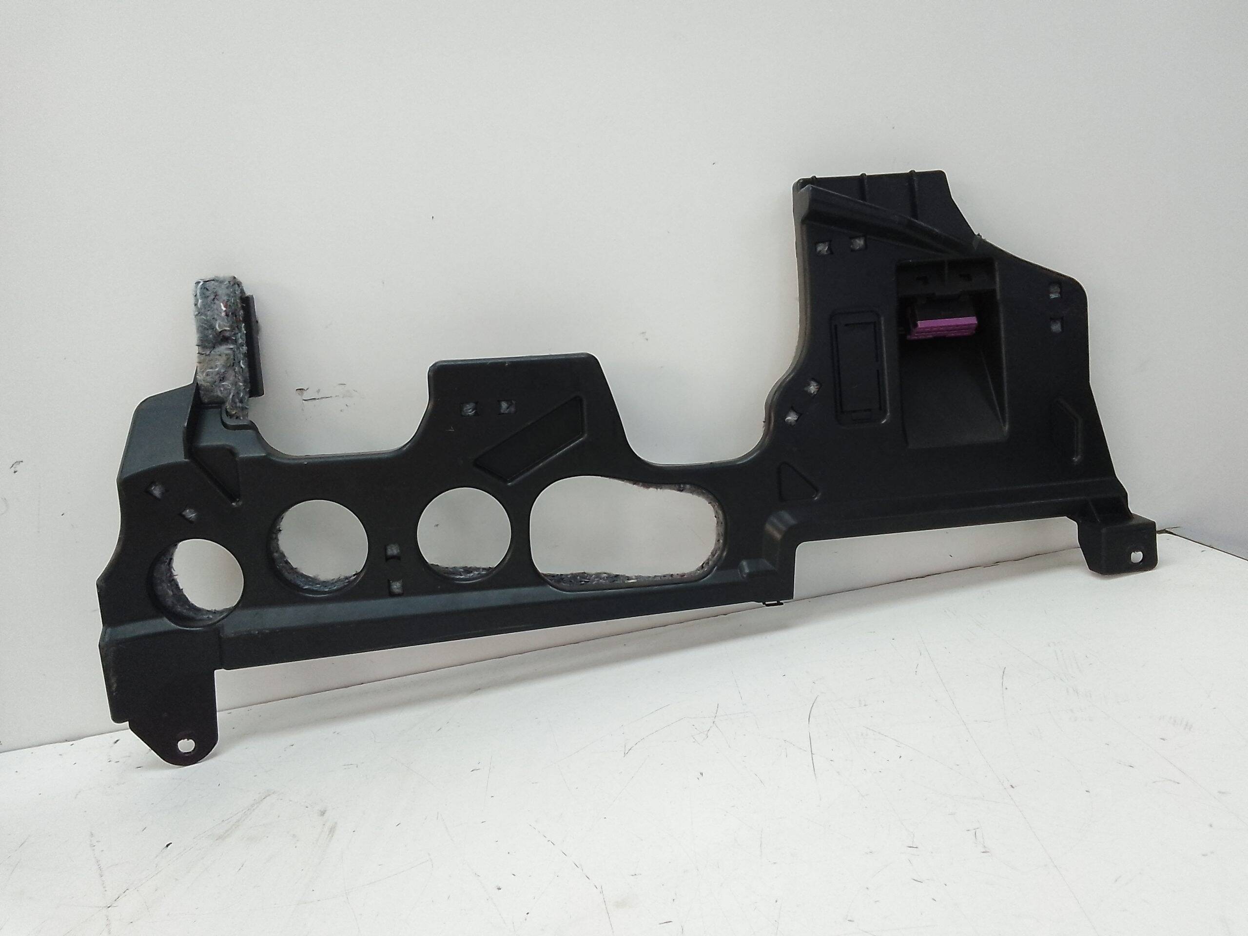 Moldura inferior volante seat alhambra (710)(06.2010->)