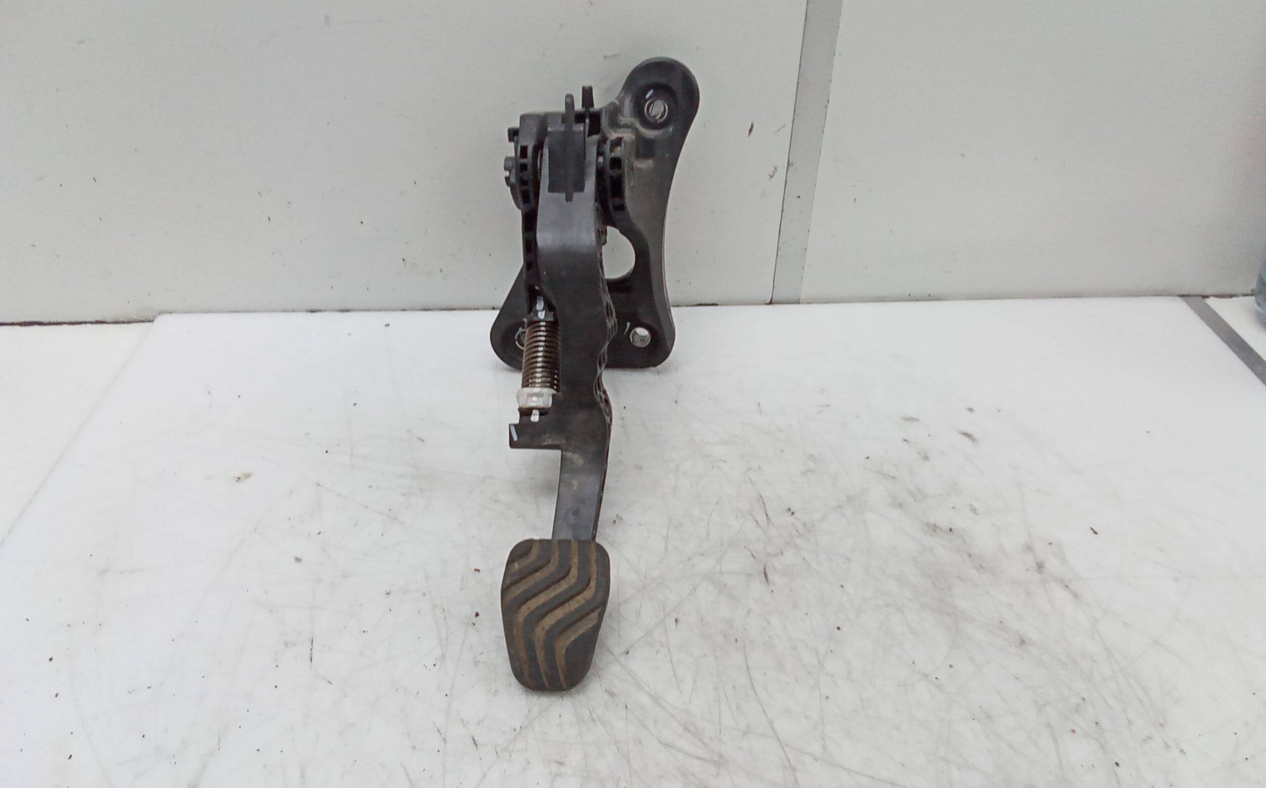 Pedal embrague renault clio v (08.2019->)