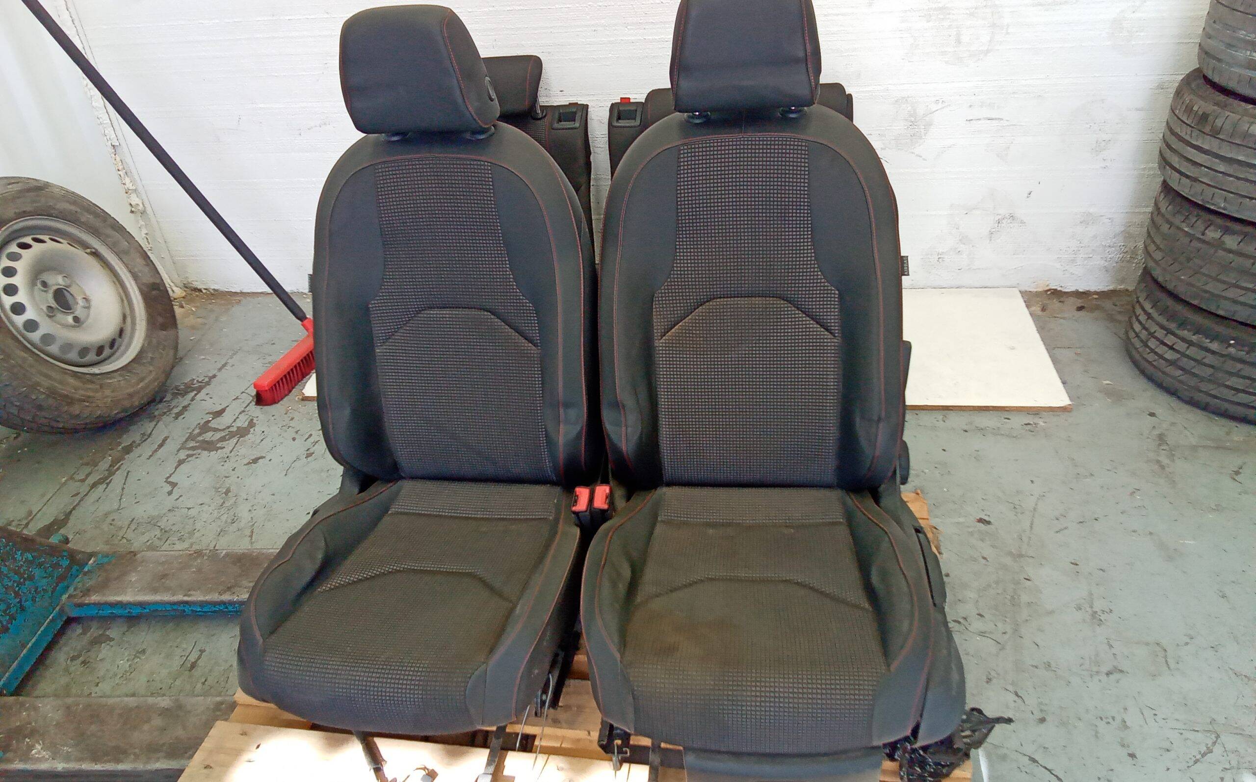 Juego asientos completo seat leon (5f1)(09.2012->)