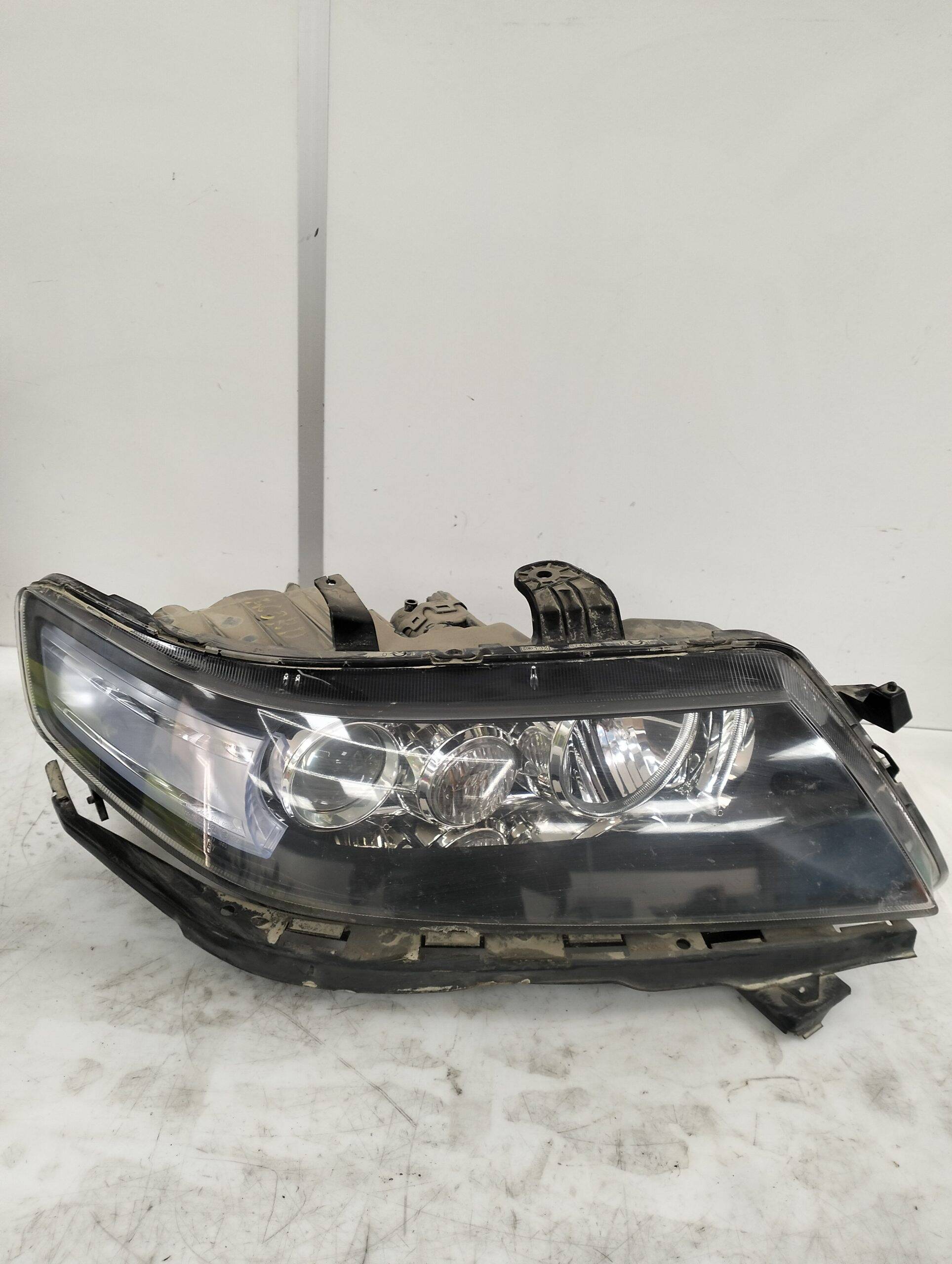 Faro derecho honda accord berlina (cl/cn)(2003->)