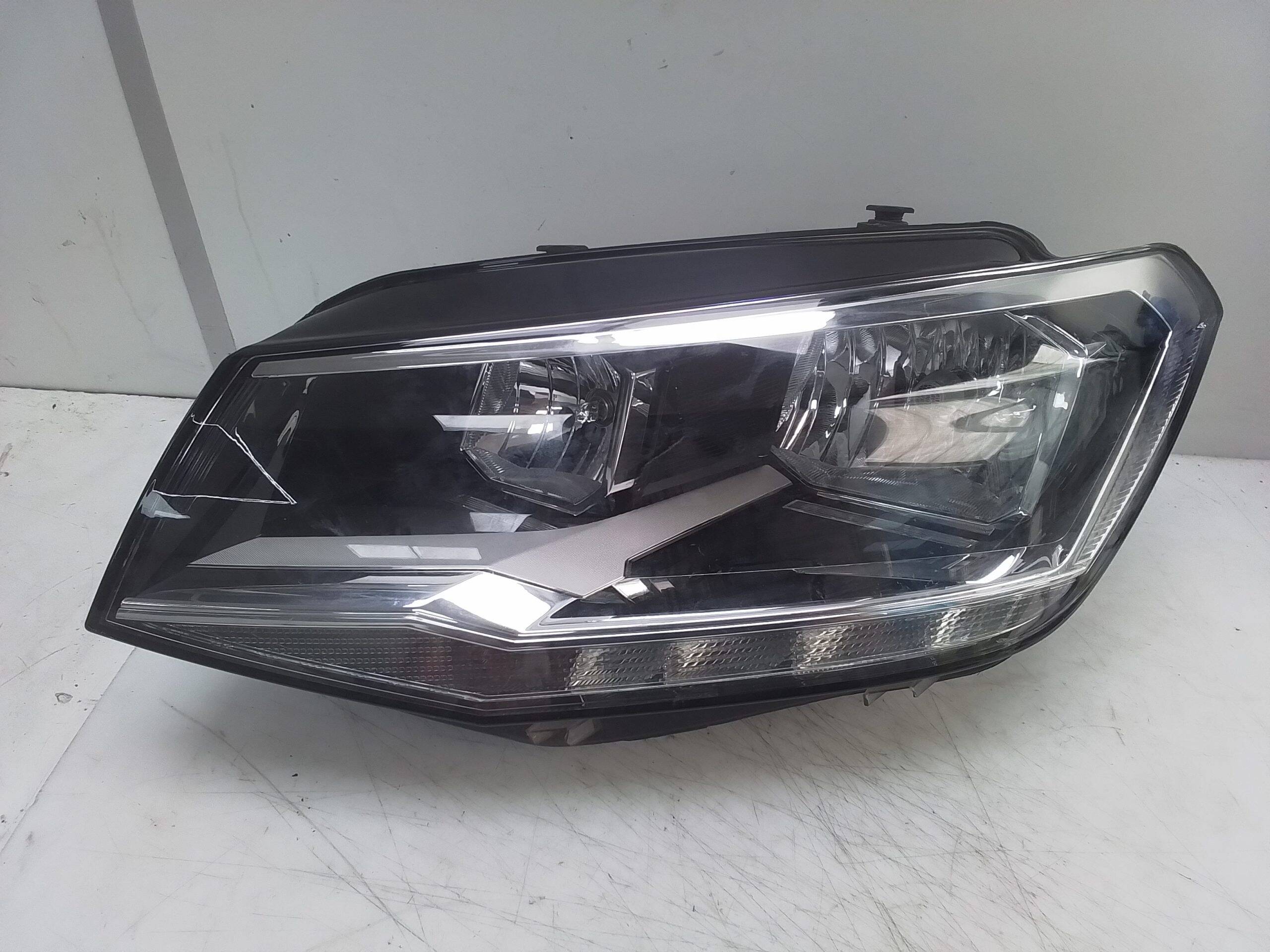 Faro izquierdo volkswagen caddy ocio (sa)(2015->)