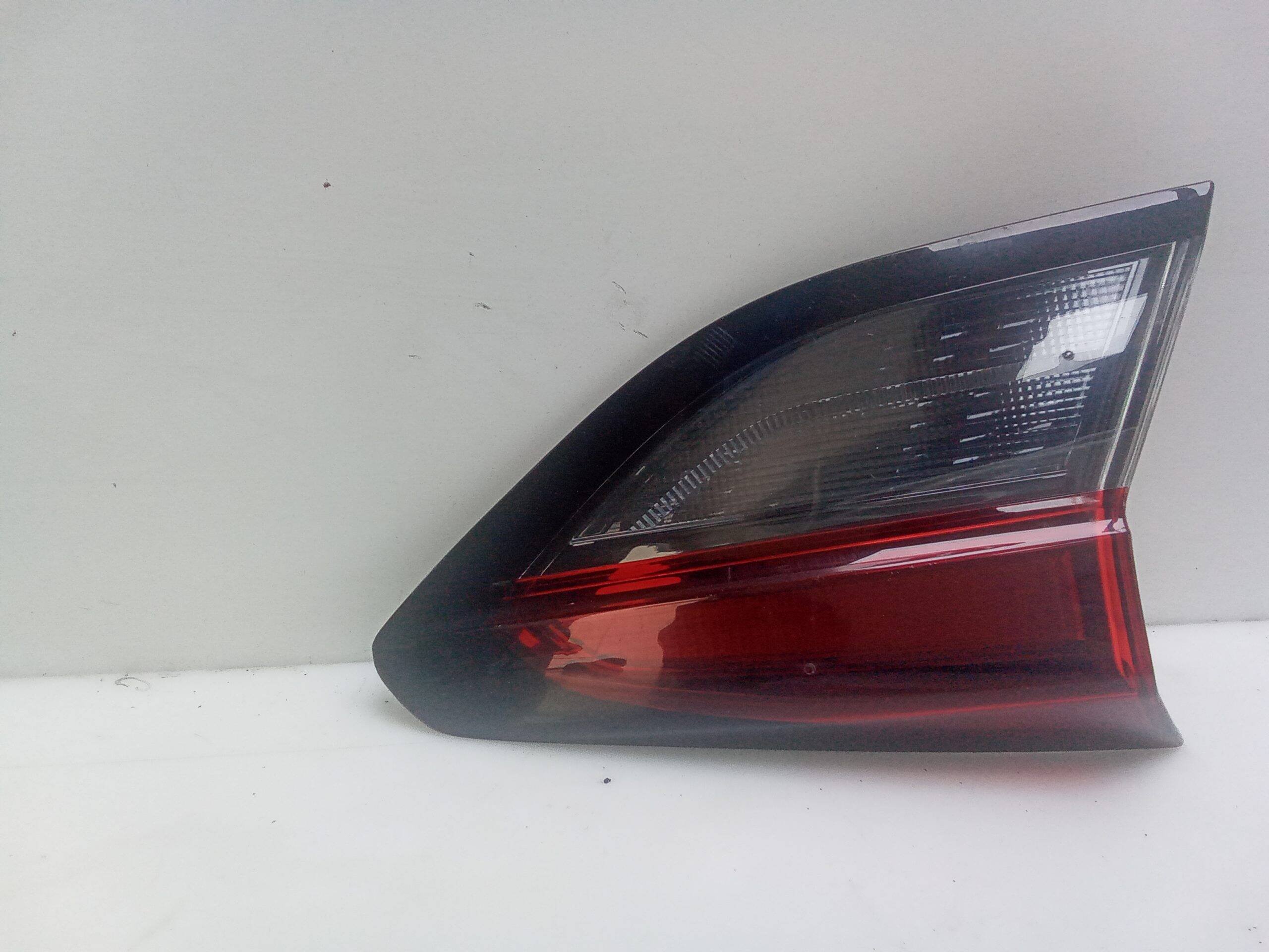 Reflectante izquierdo opel corsa f (2019->)