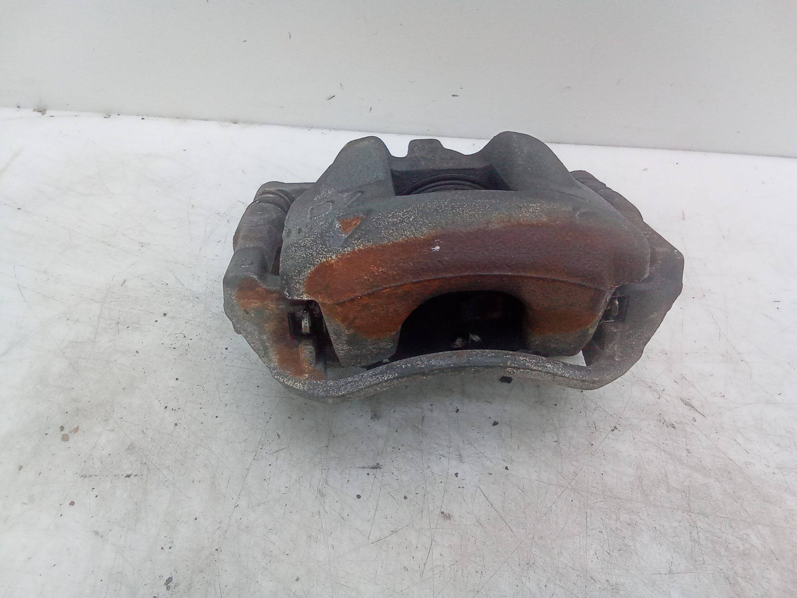 Pinza freno delantera derecha toyota auris (e18)(10.2012->)