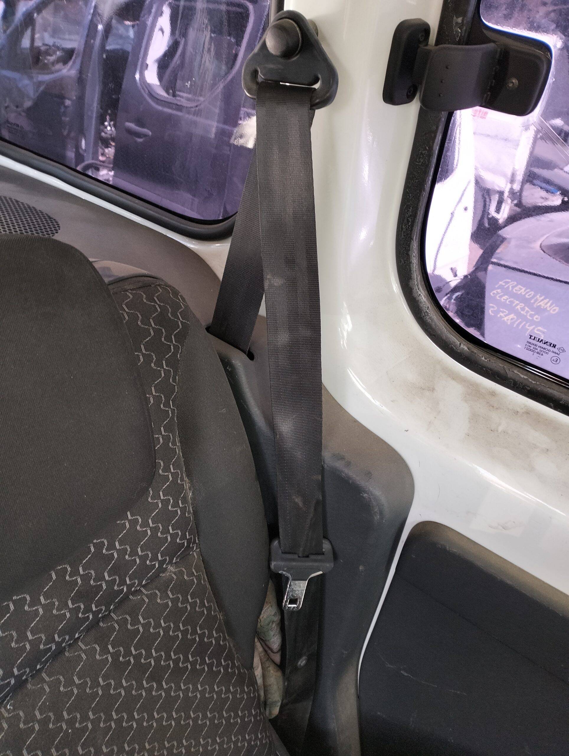 Cinturon seguridad trasero izquierdo renault kangoo ii (f/kw0)(2008->)