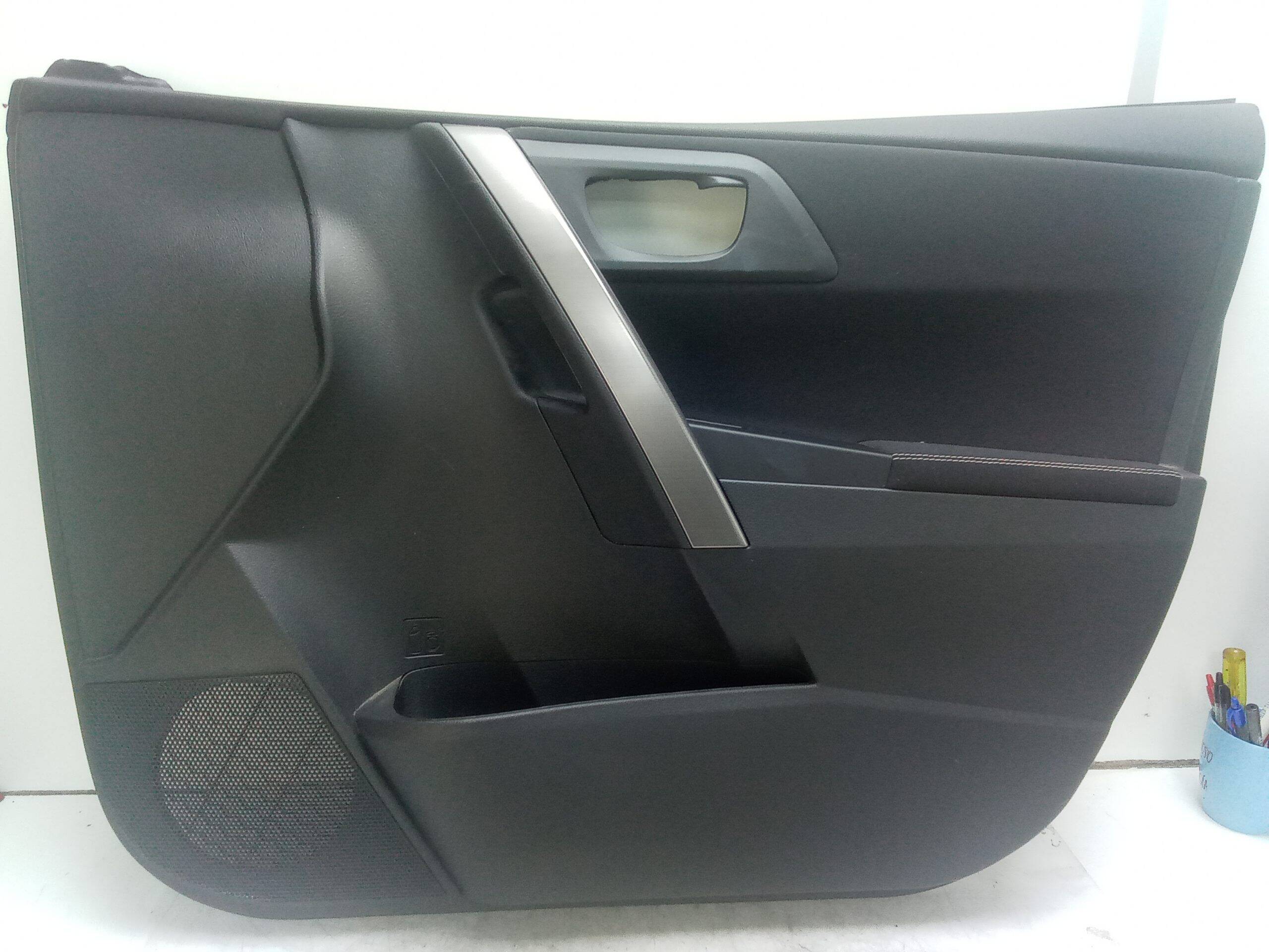 Guarnecido puerta delantera derecha toyota auris (e18)(10.2012->)