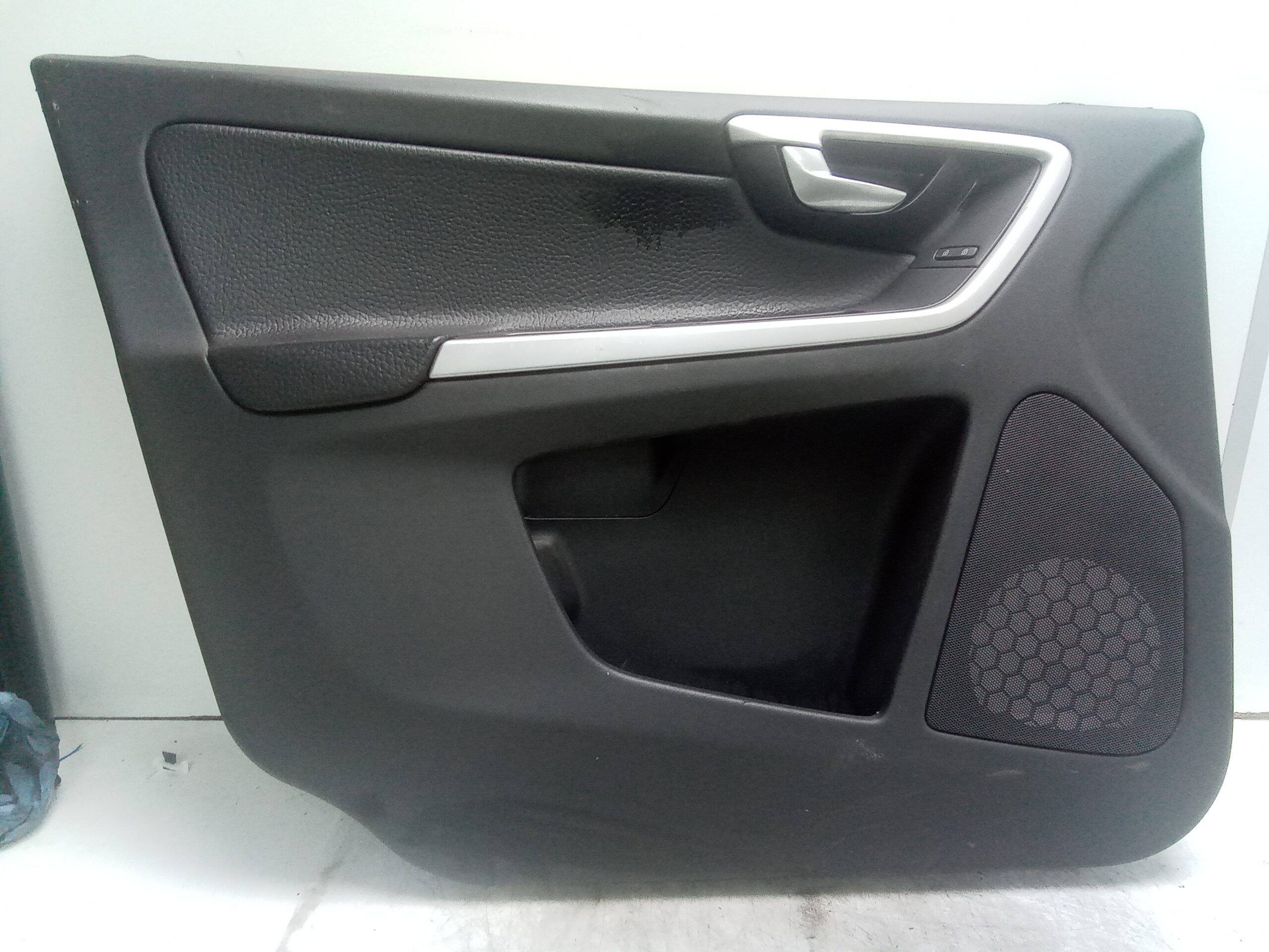 Guarnecido puerta delantera izquierda volvo xc60 (2008->)