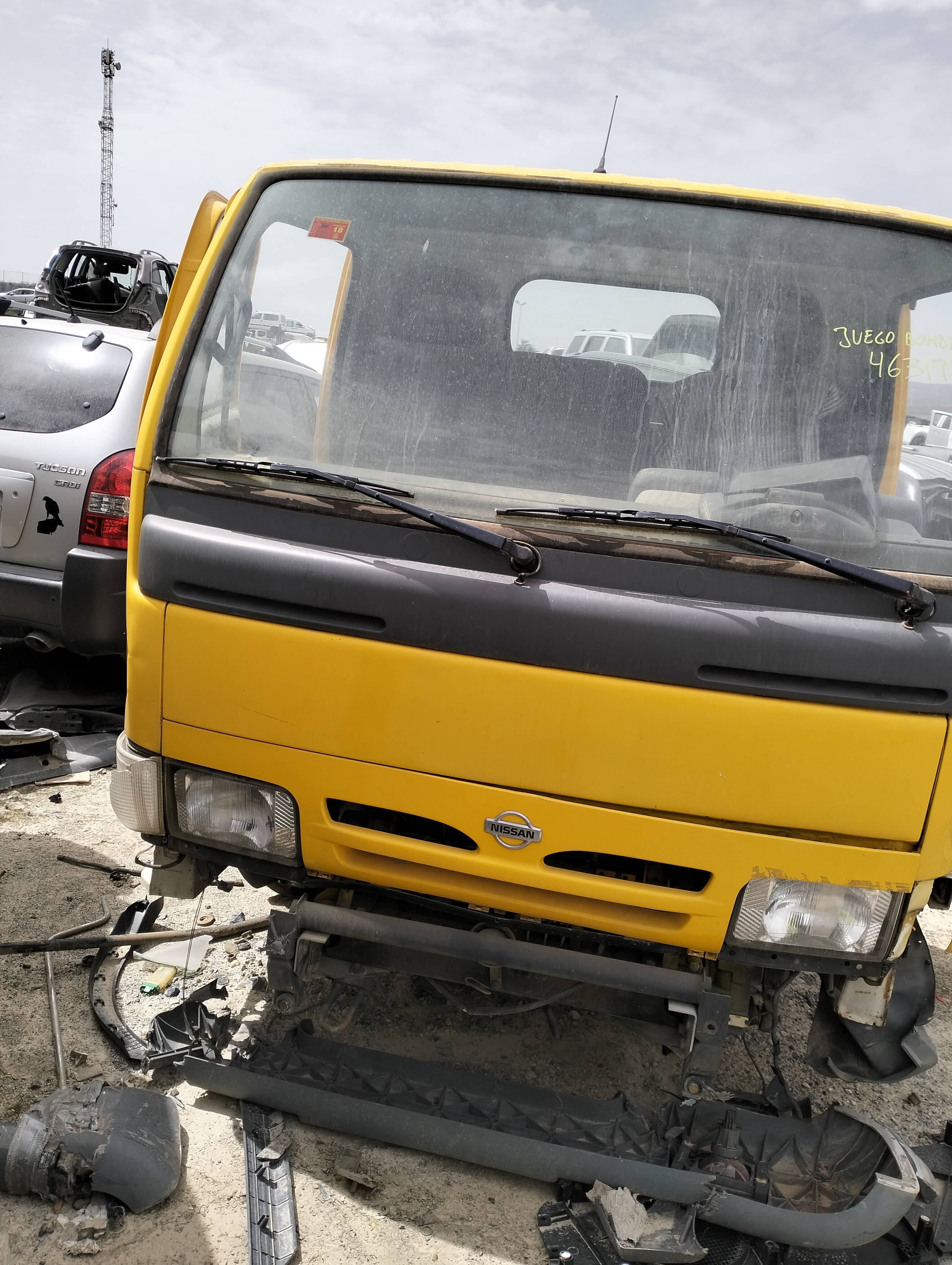 Elevalunas delantero derecho nissan cabstar