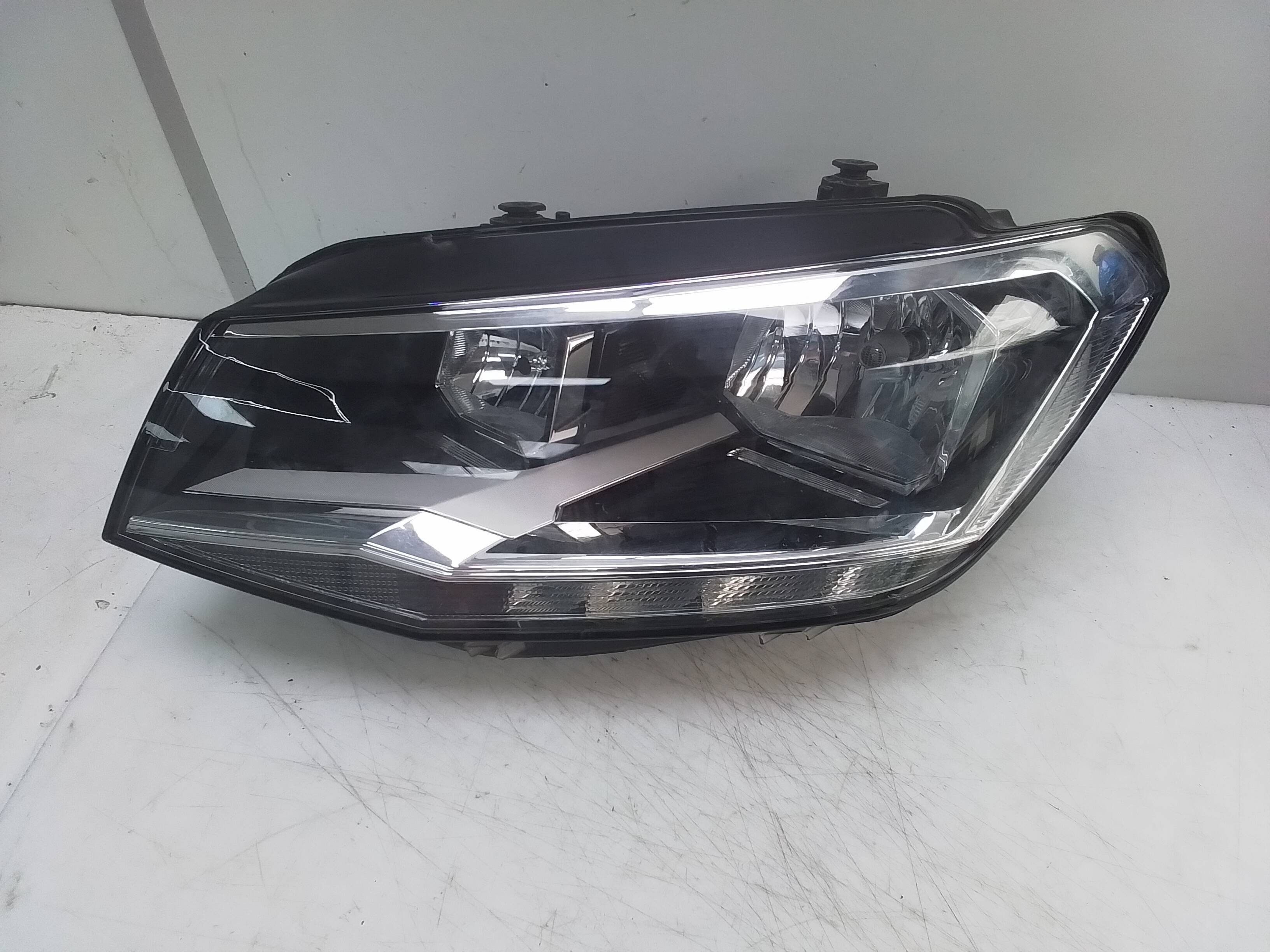 Faro izquierdo volkswagen caddy ocio (sa)(2015->)